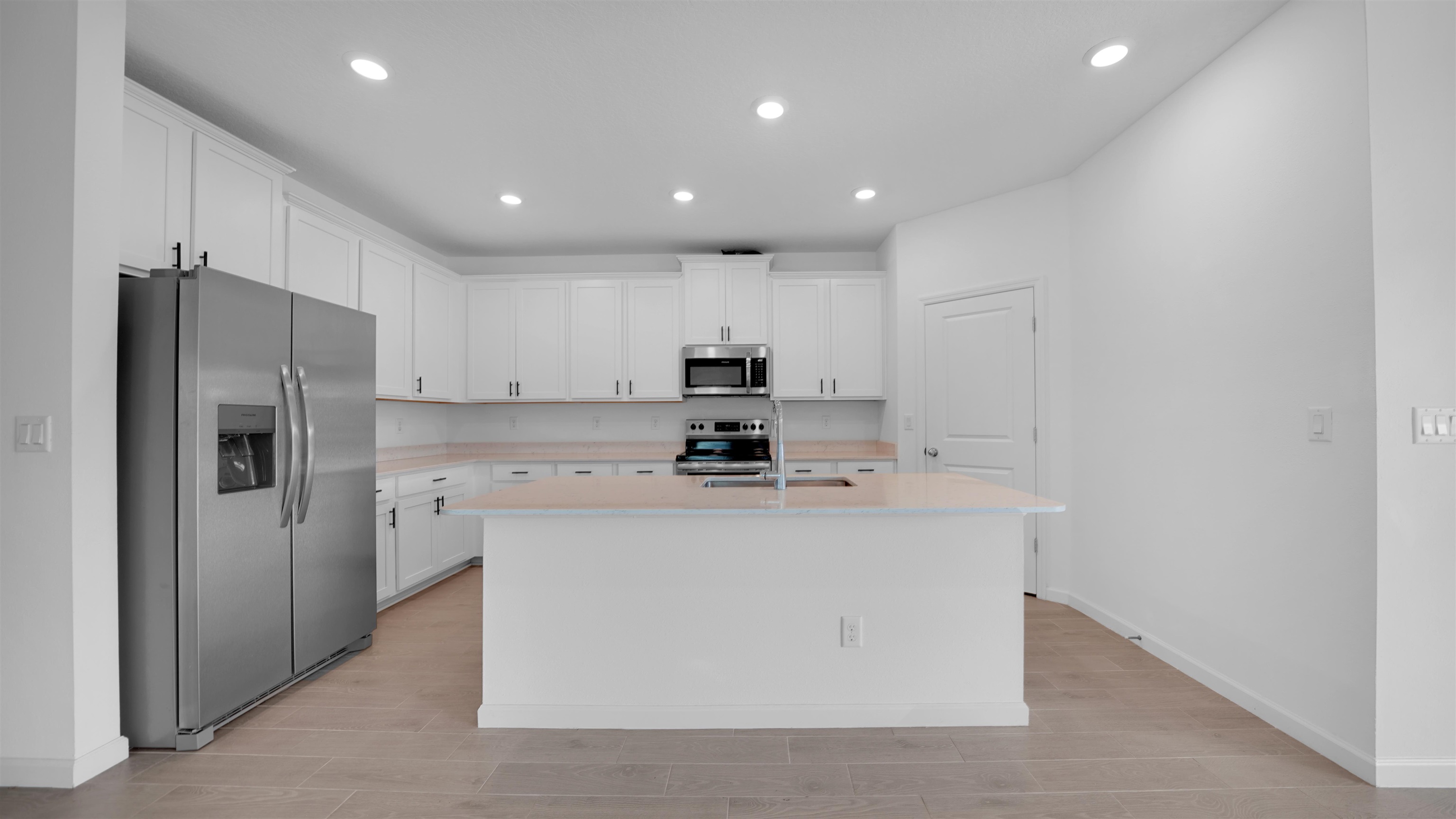 Image 7 of 40 For 264 Lake Sinclair St