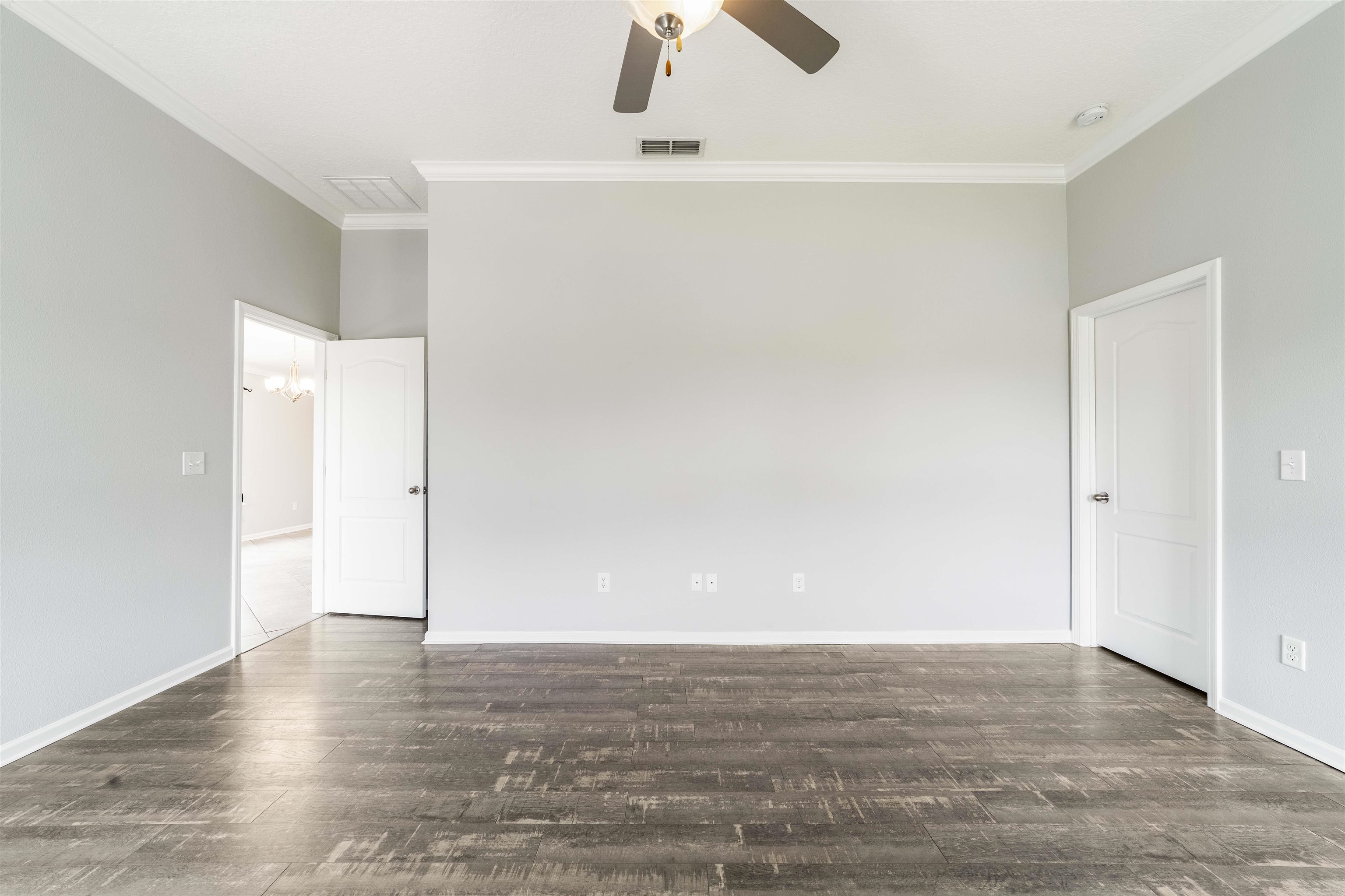 Image 14 of 57 For 498 Colorado Springs Way