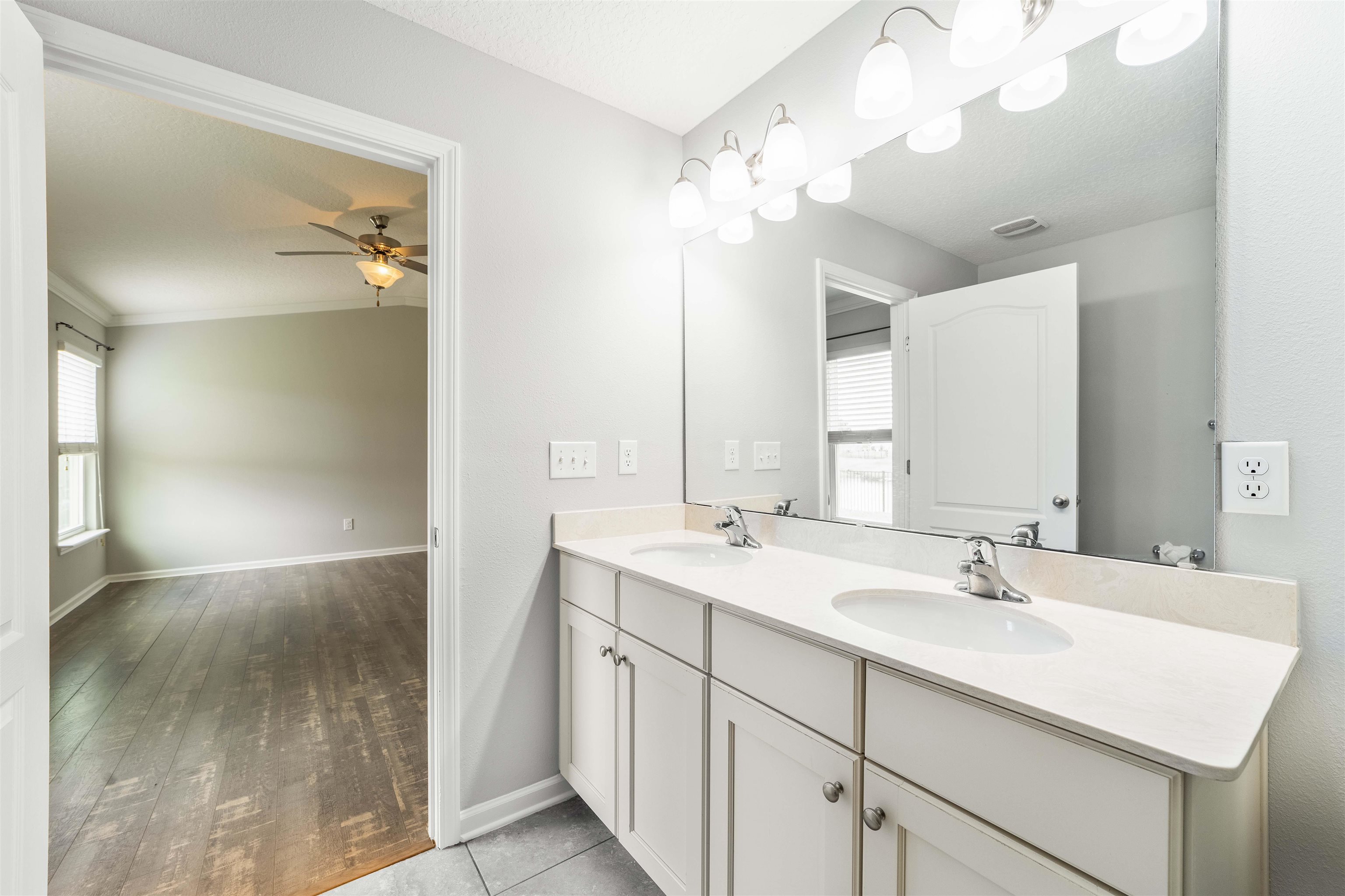 Image 17 of 57 For 498 Colorado Springs Way