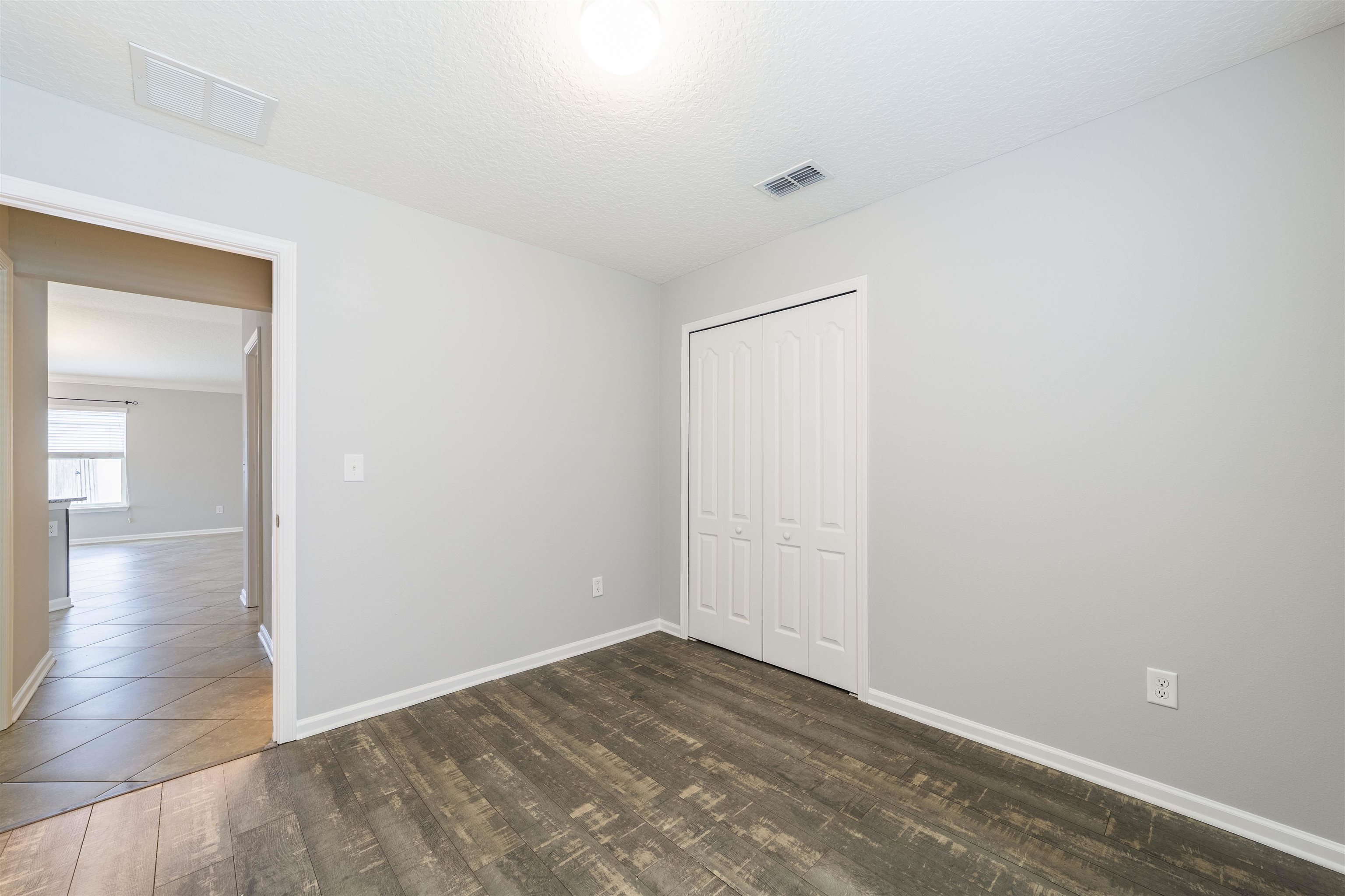 Image 26 of 57 For 498 Colorado Springs Way
