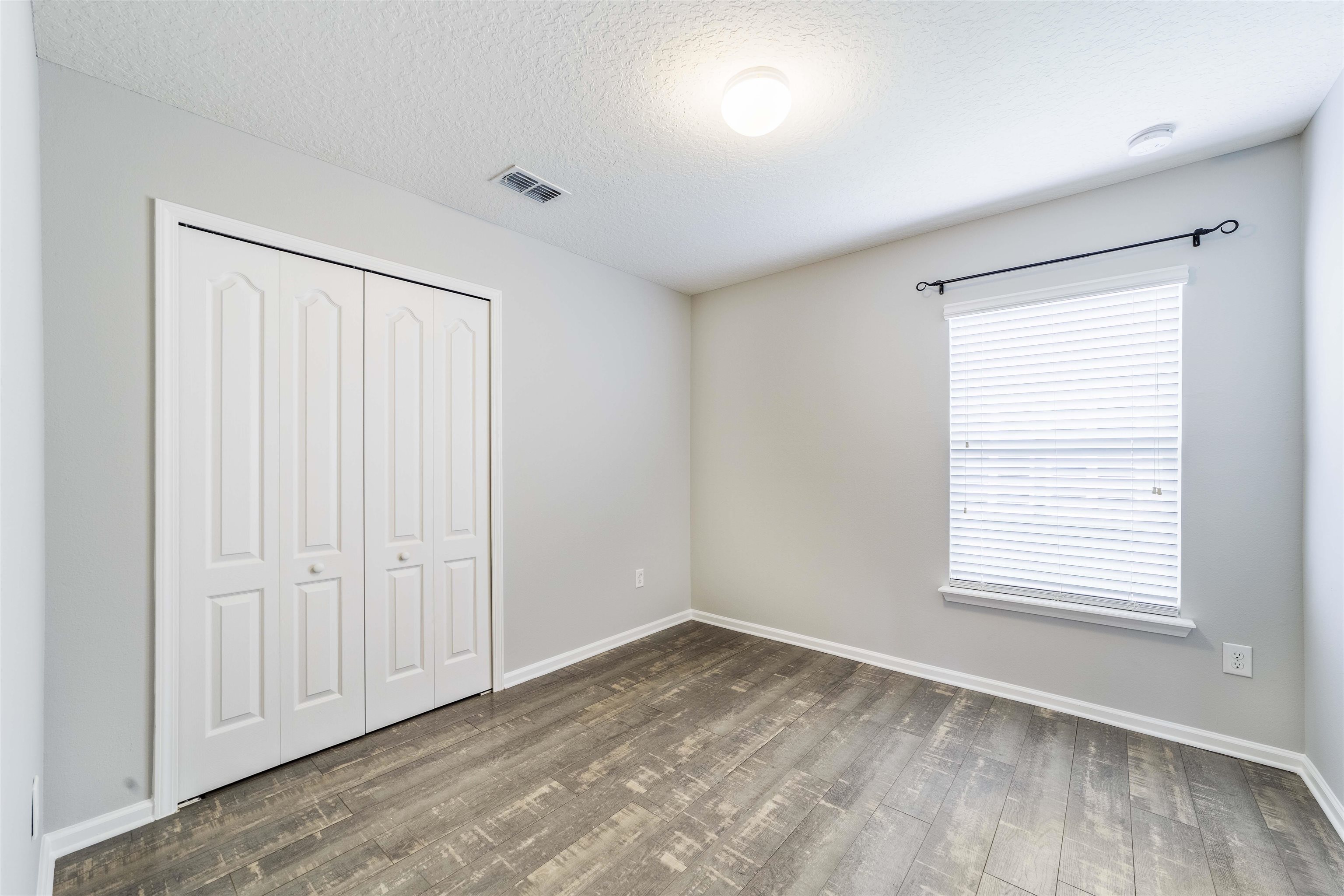 Image 27 of 57 For 498 Colorado Springs Way