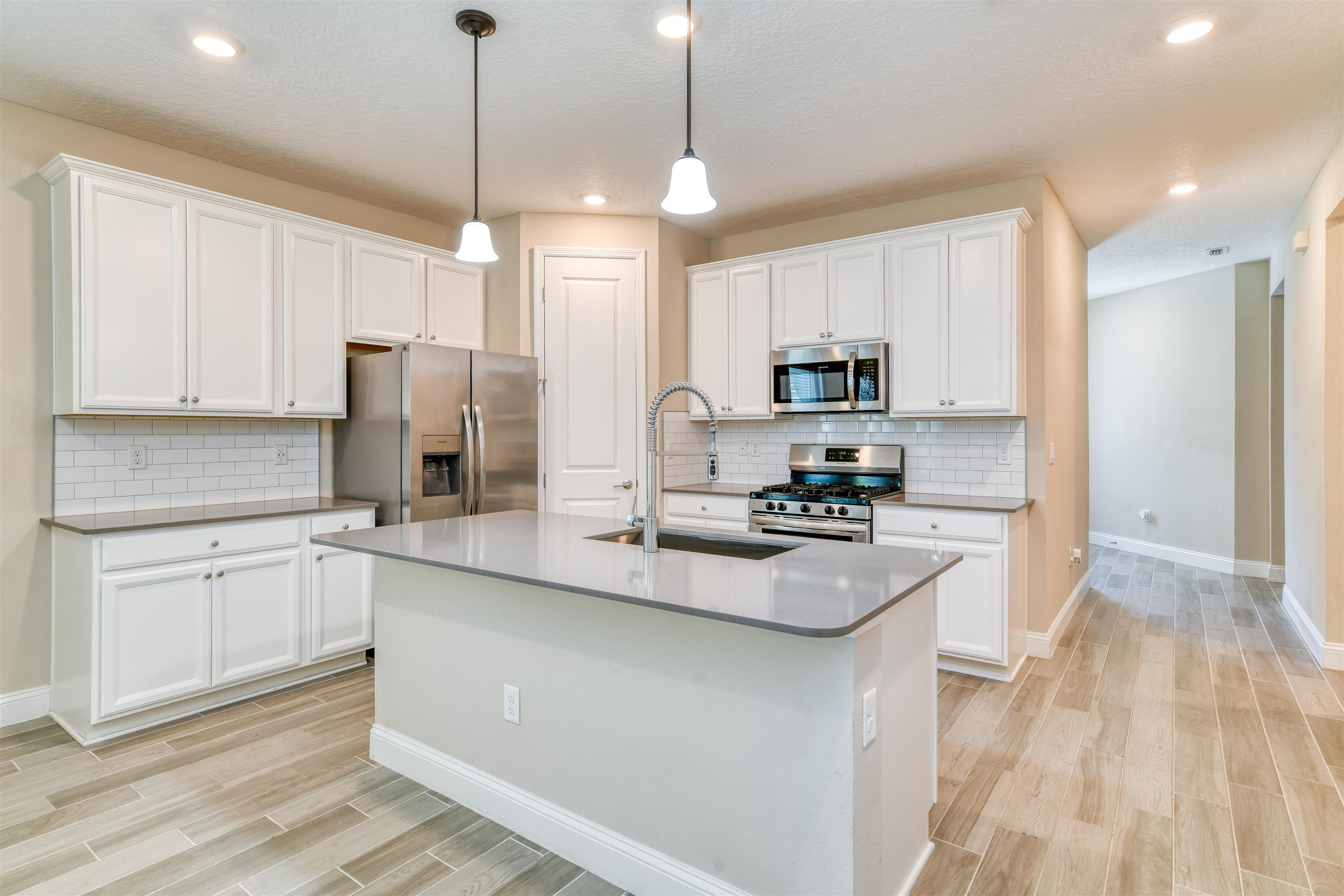 Image 3 of 40 For 274 Stillwater Blvd