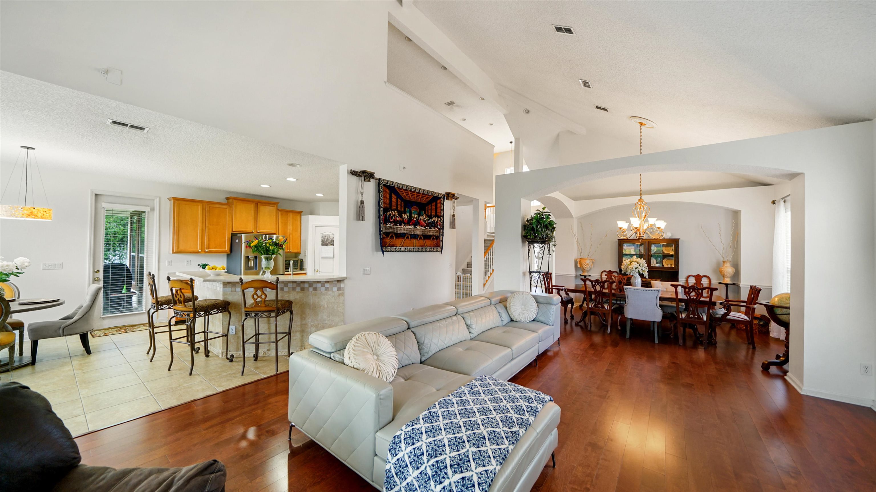 Image 11 of 50 For 13724 Shady Woods St