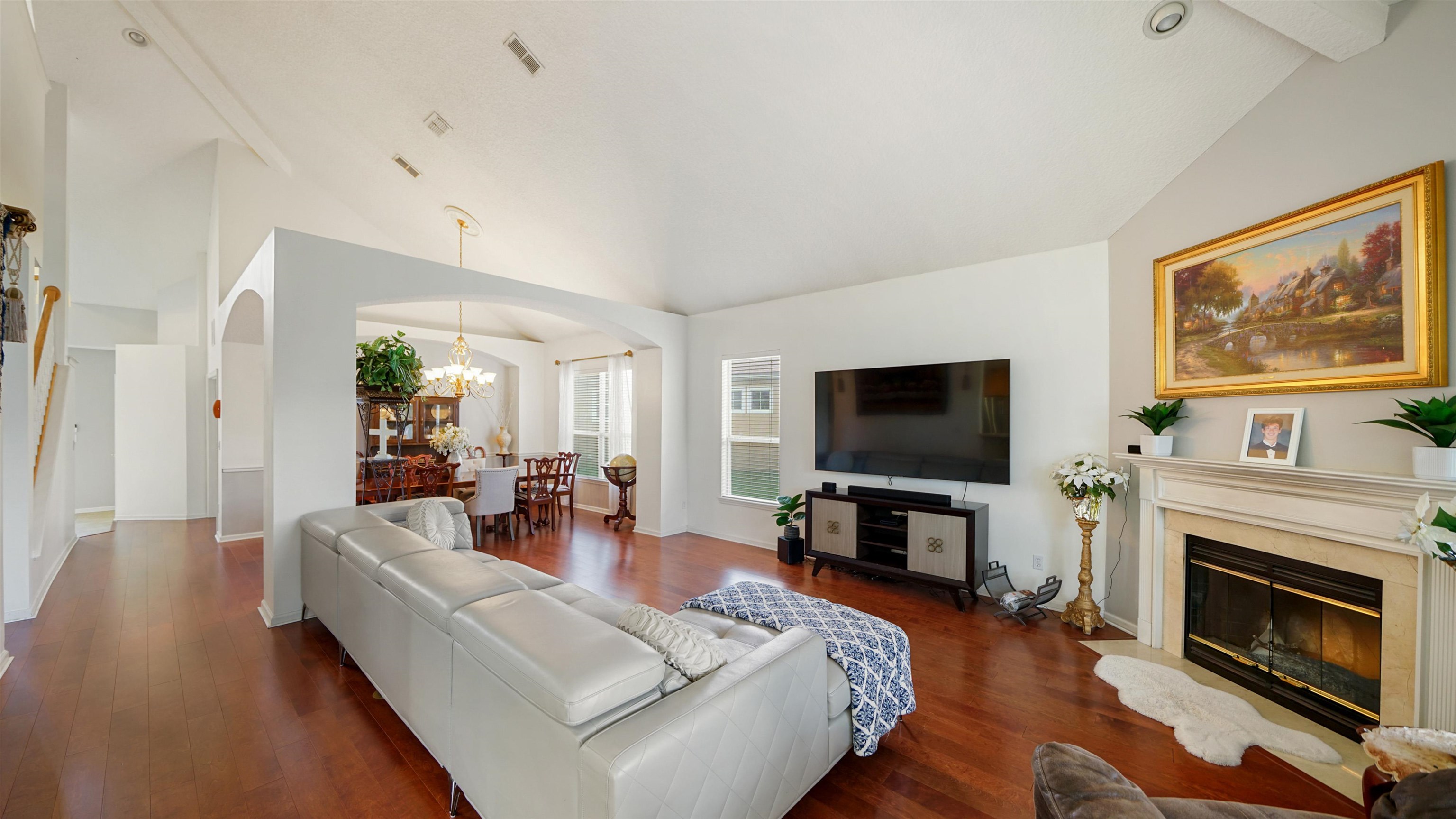 Image 12 of 50 For 13724 Shady Woods St
