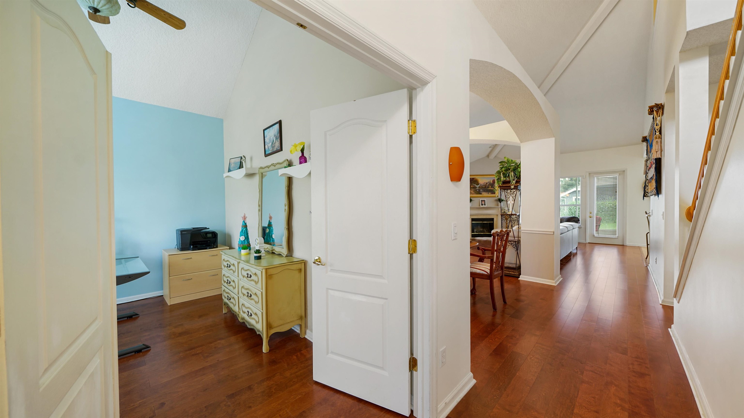 Image 5 of 50 For 13724 Shady Woods St