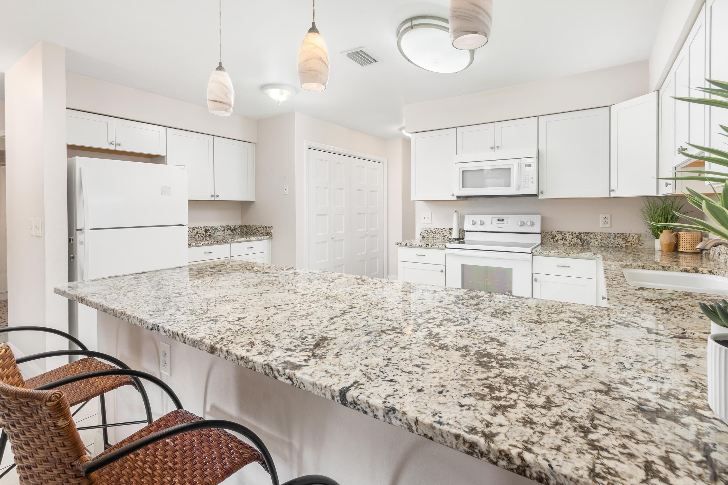 Image 13 of 48 For 725 Saco Ct  