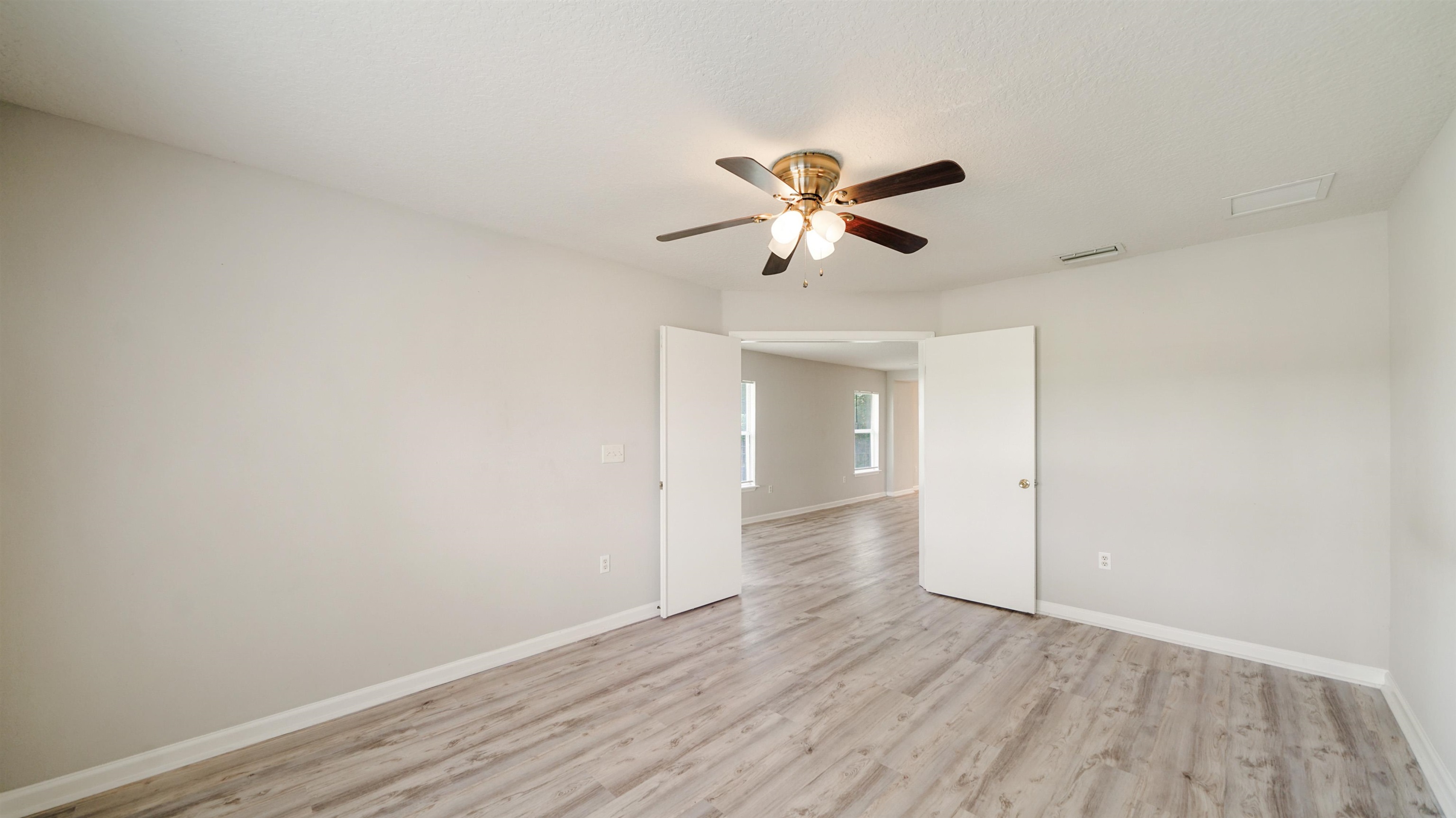 Image 11 of 43 For 1140 Nochaway Dr
