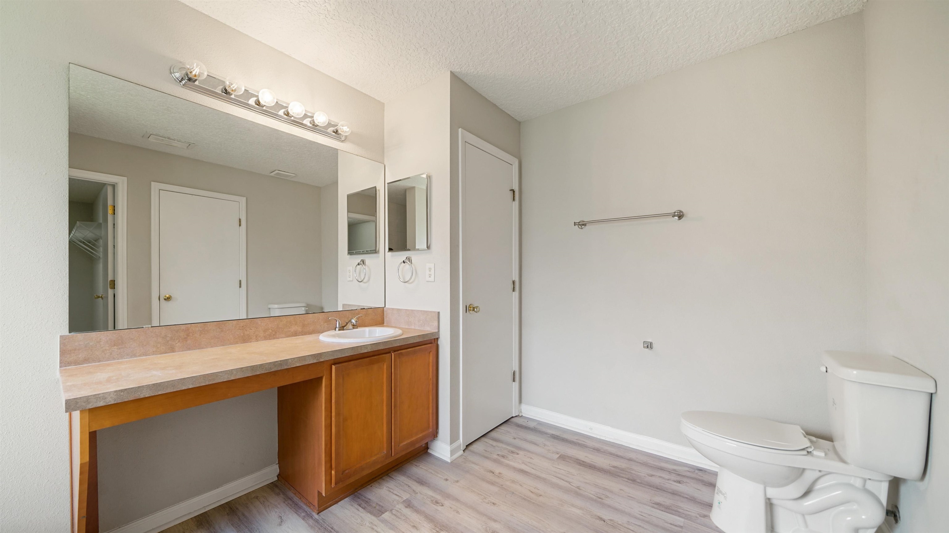 Image 16 of 43 For 1140 Nochaway Dr