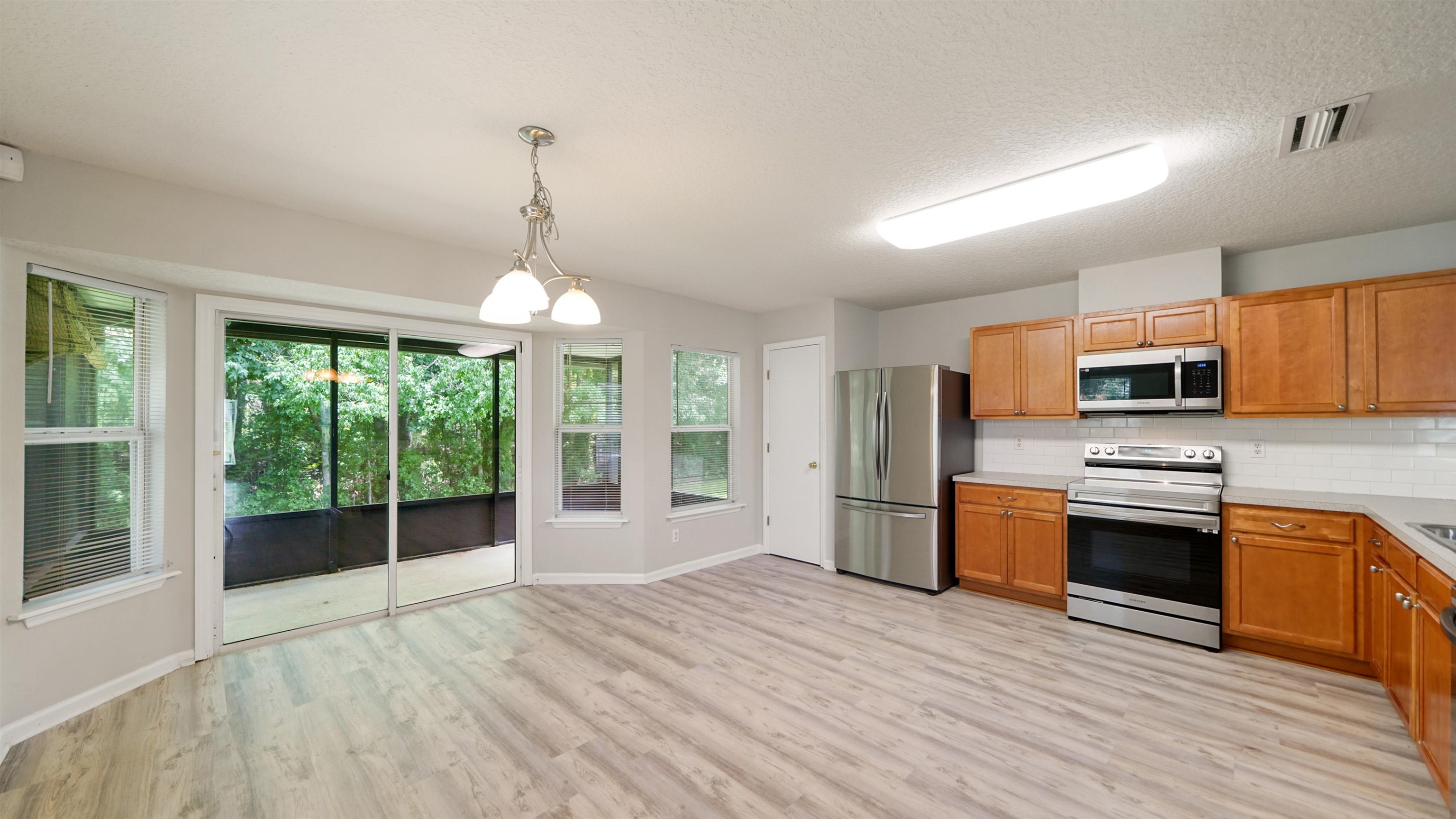 Image 5 of 43 For 1140 Nochaway Dr