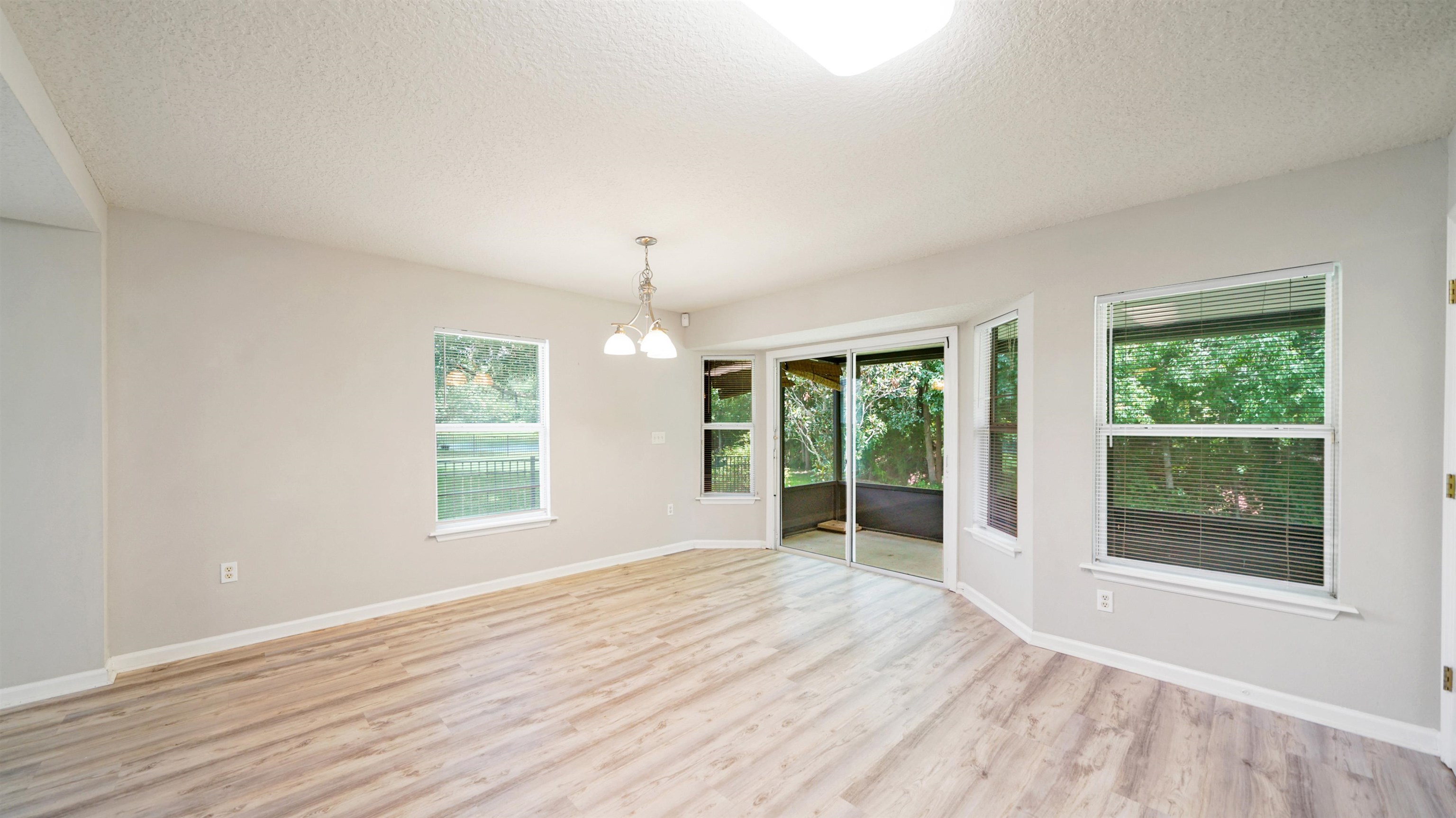 Image 8 of 43 For 1140 Nochaway Dr