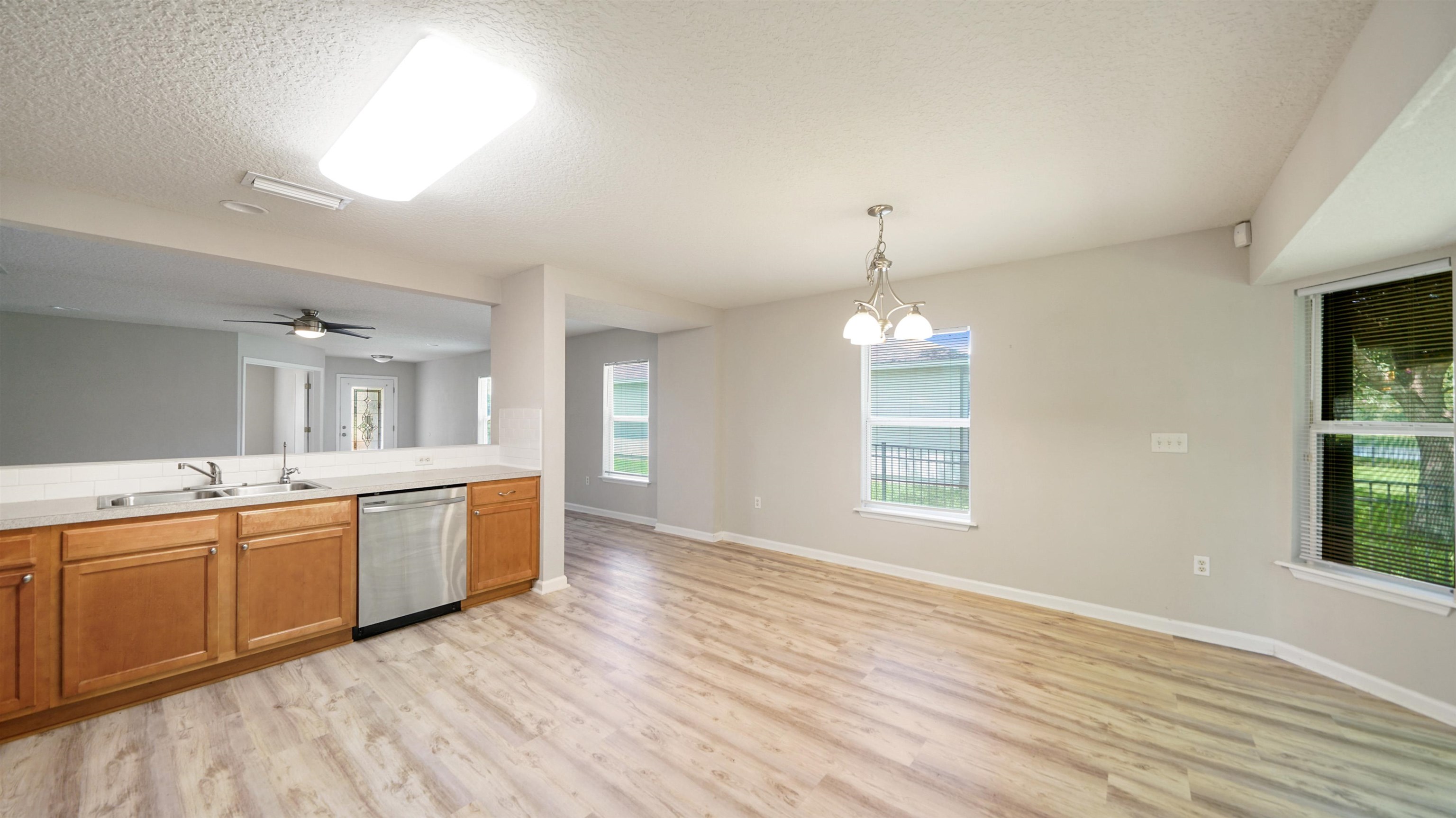 Image 9 of 43 For 1140 Nochaway Dr
