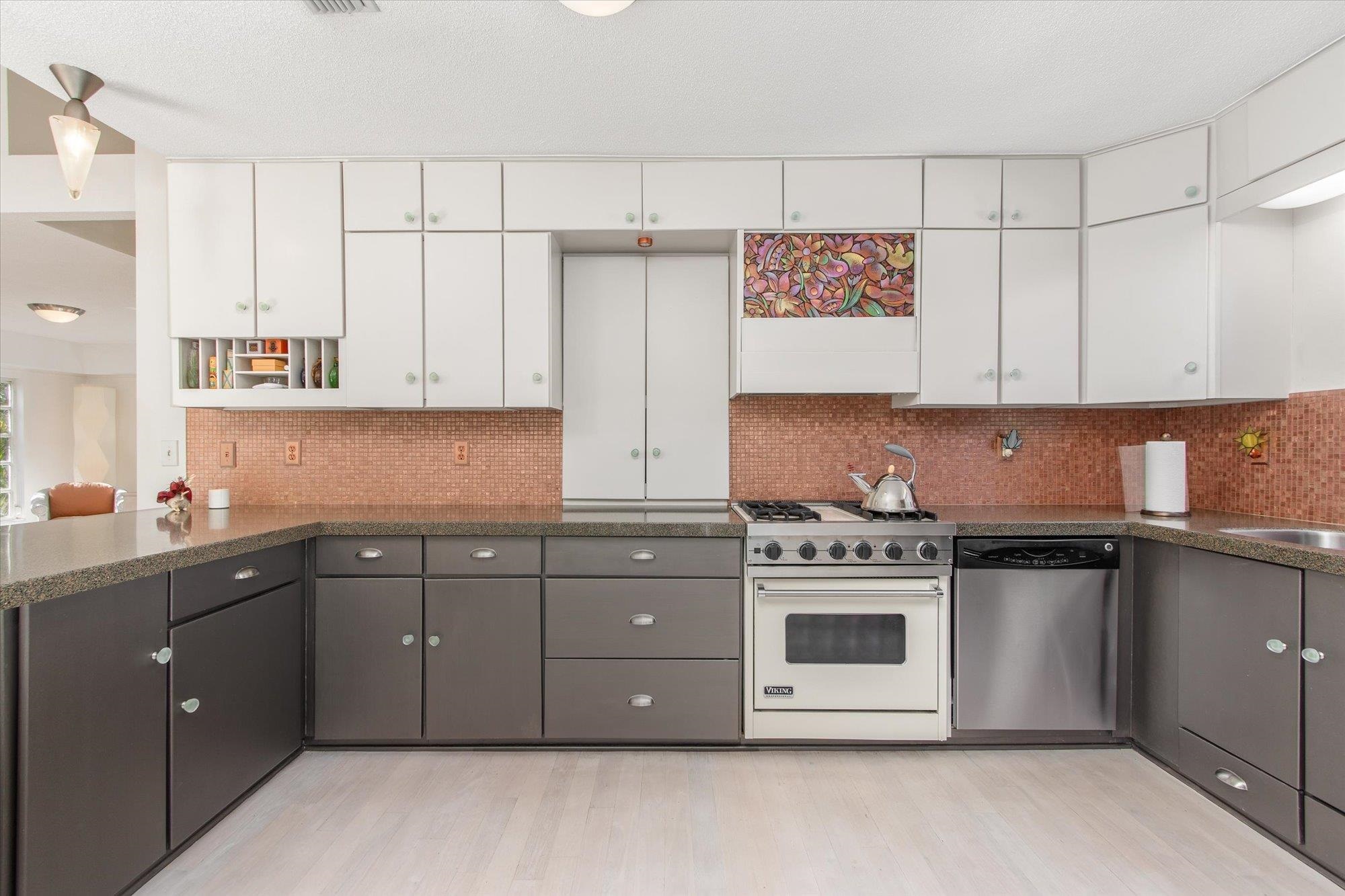 Image 12 of 48 For 1685 Santander Street