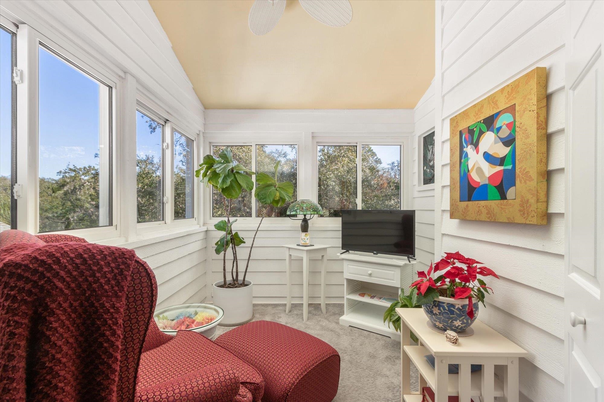 Image 19 of 48 For 1685 Santander Street