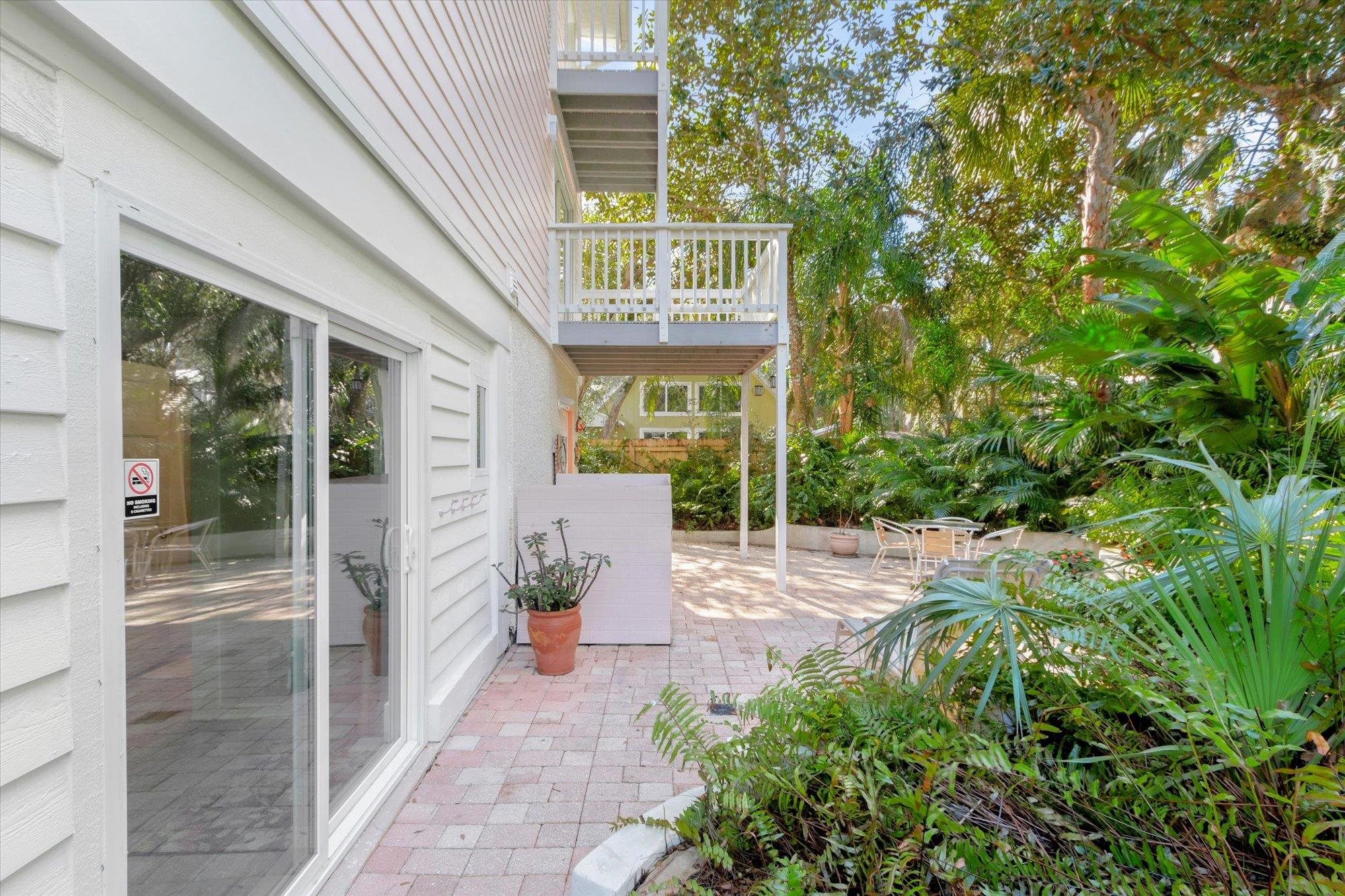 Image 40 of 48 For 1685 Santander Street