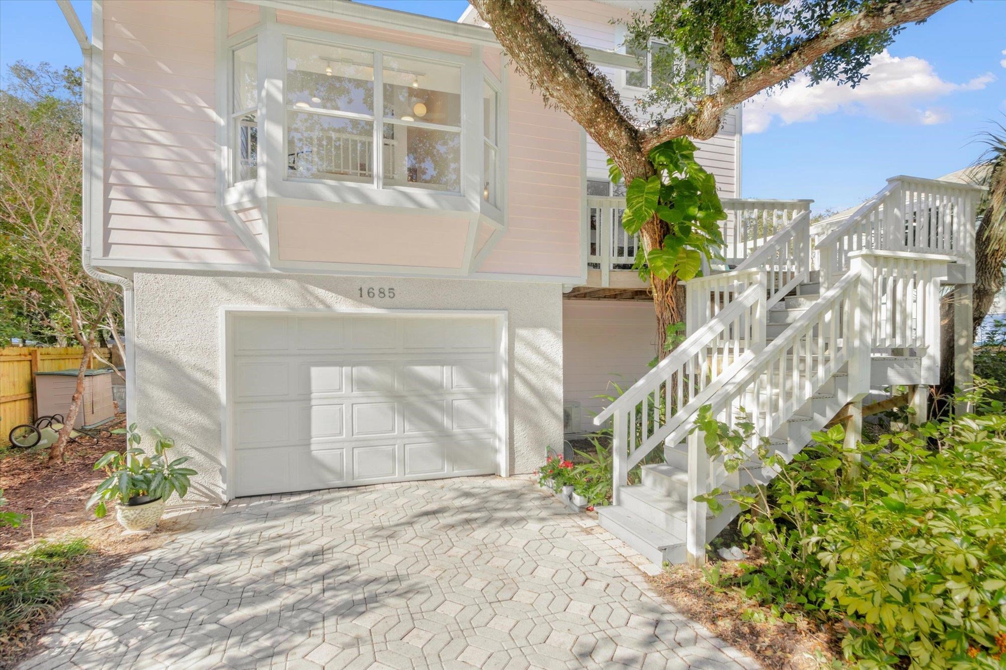 Image 41 of 48 For 1685 Santander Street
