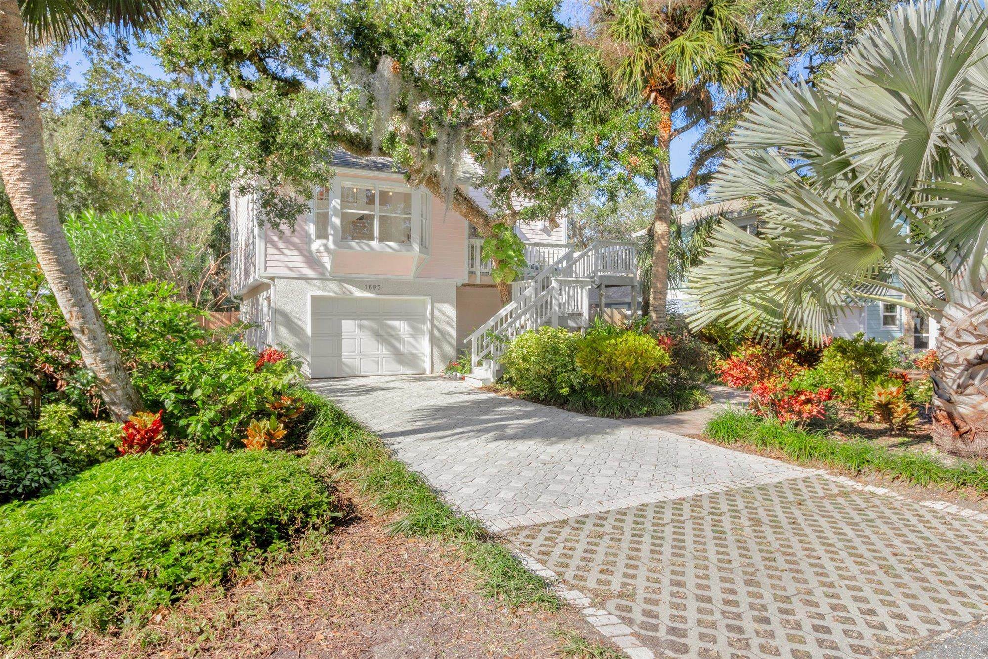 Image 42 of 48 For 1685 Santander Street
