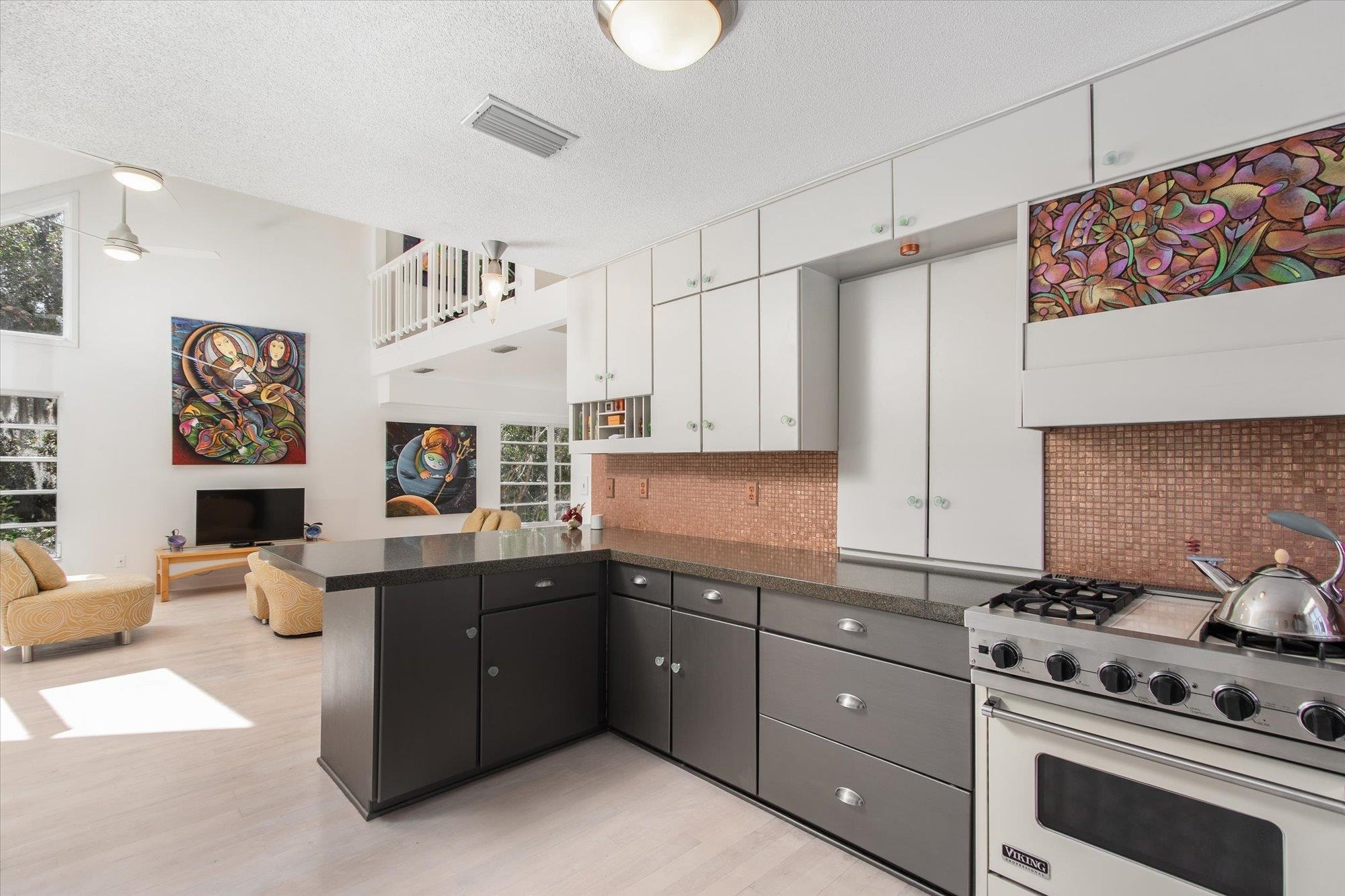 Image 9 of 48 For 1685 Santander Street