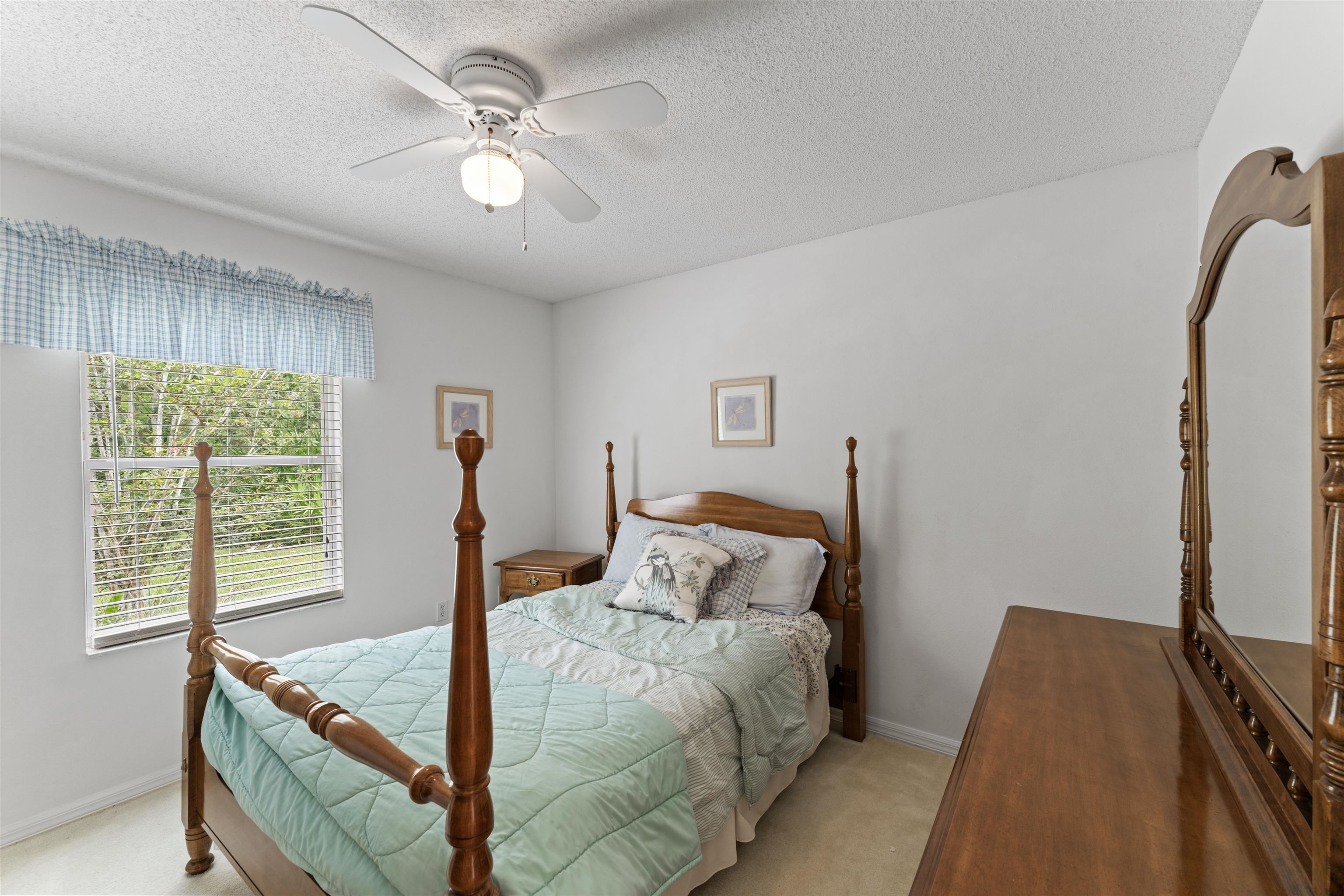 Image 15 of 21 For 23 Woodside Dr
