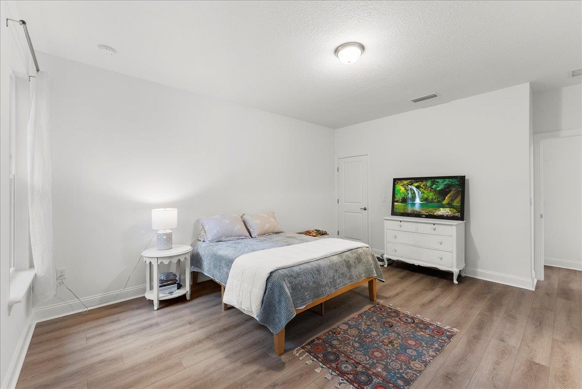 Image 19 of 31 For 190 Summerlin Ln