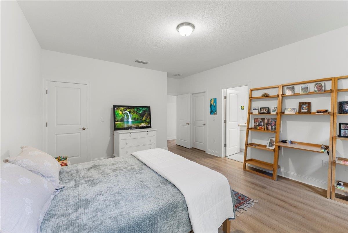 Image 23 of 31 For 190 Summerlin Ln