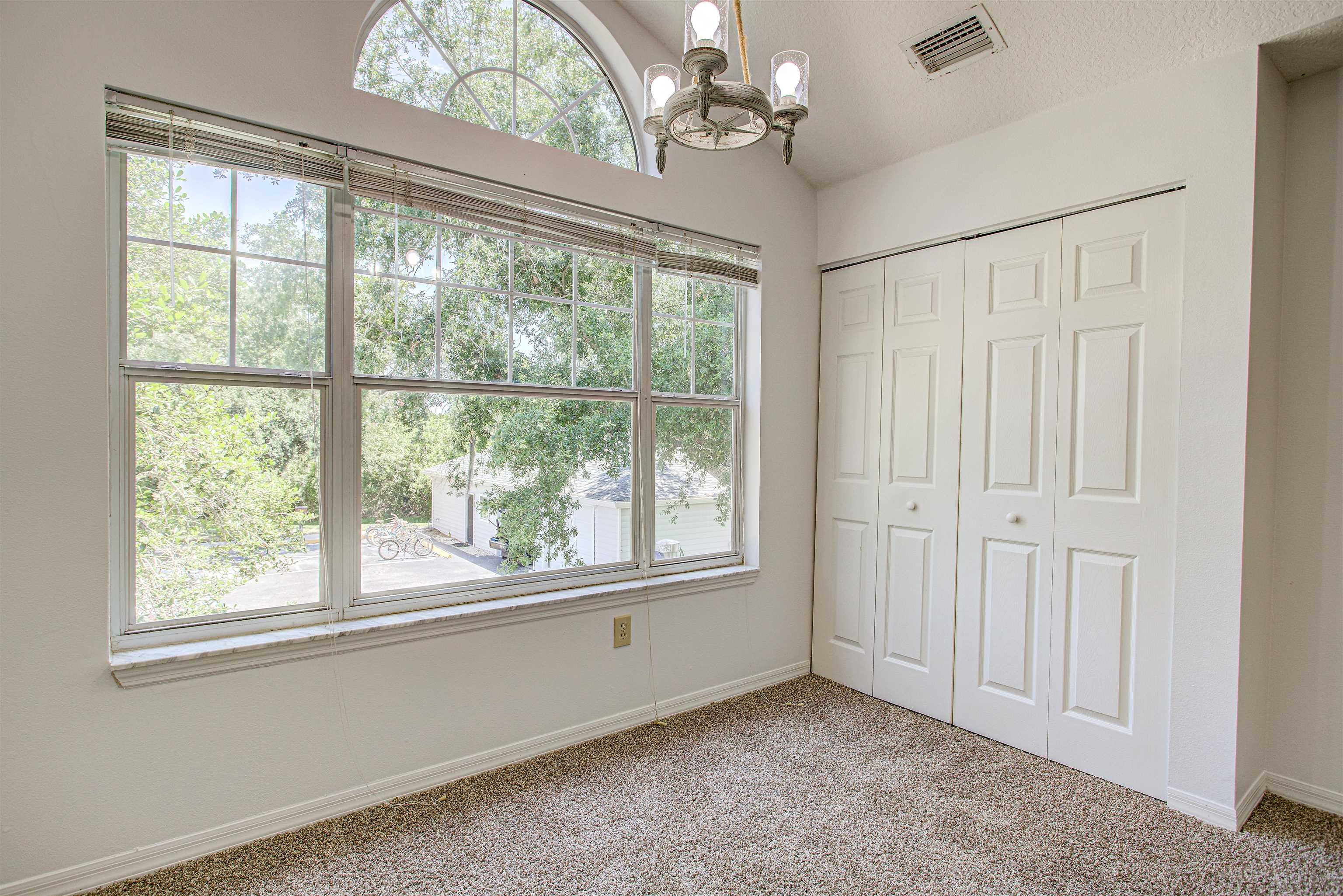 Image 11 of 44 For 15203 Harbour Vista Cir