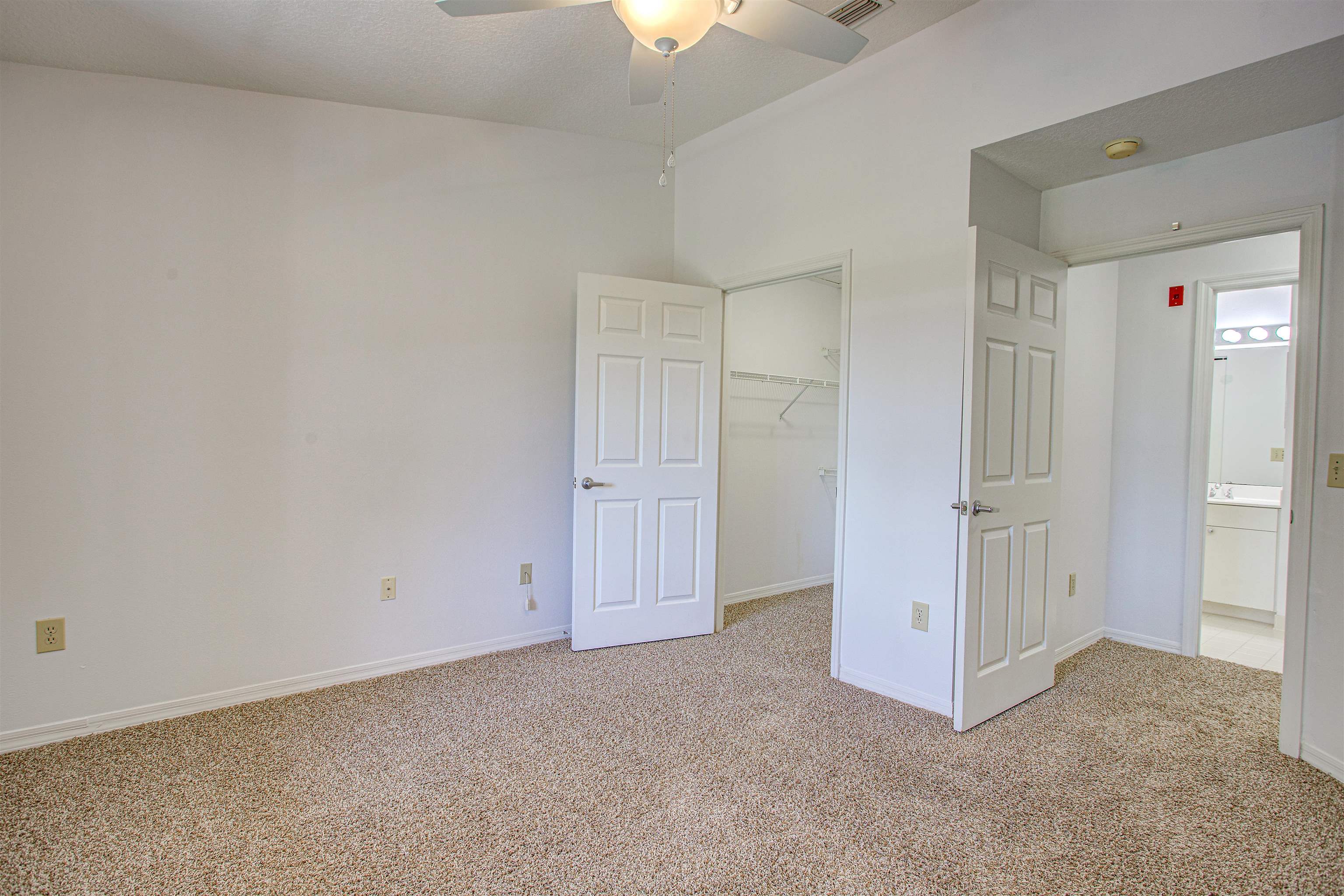 Image 17 of 44 For 15203 Harbour Vista Cir