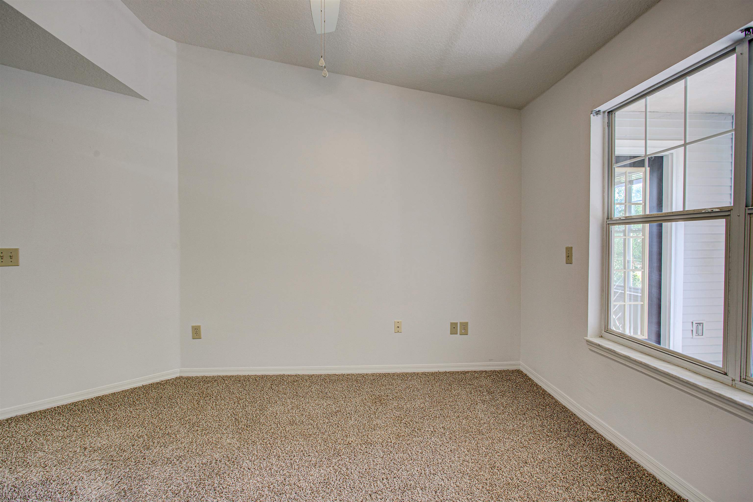 Image 18 of 44 For 15203 Harbour Vista Cir