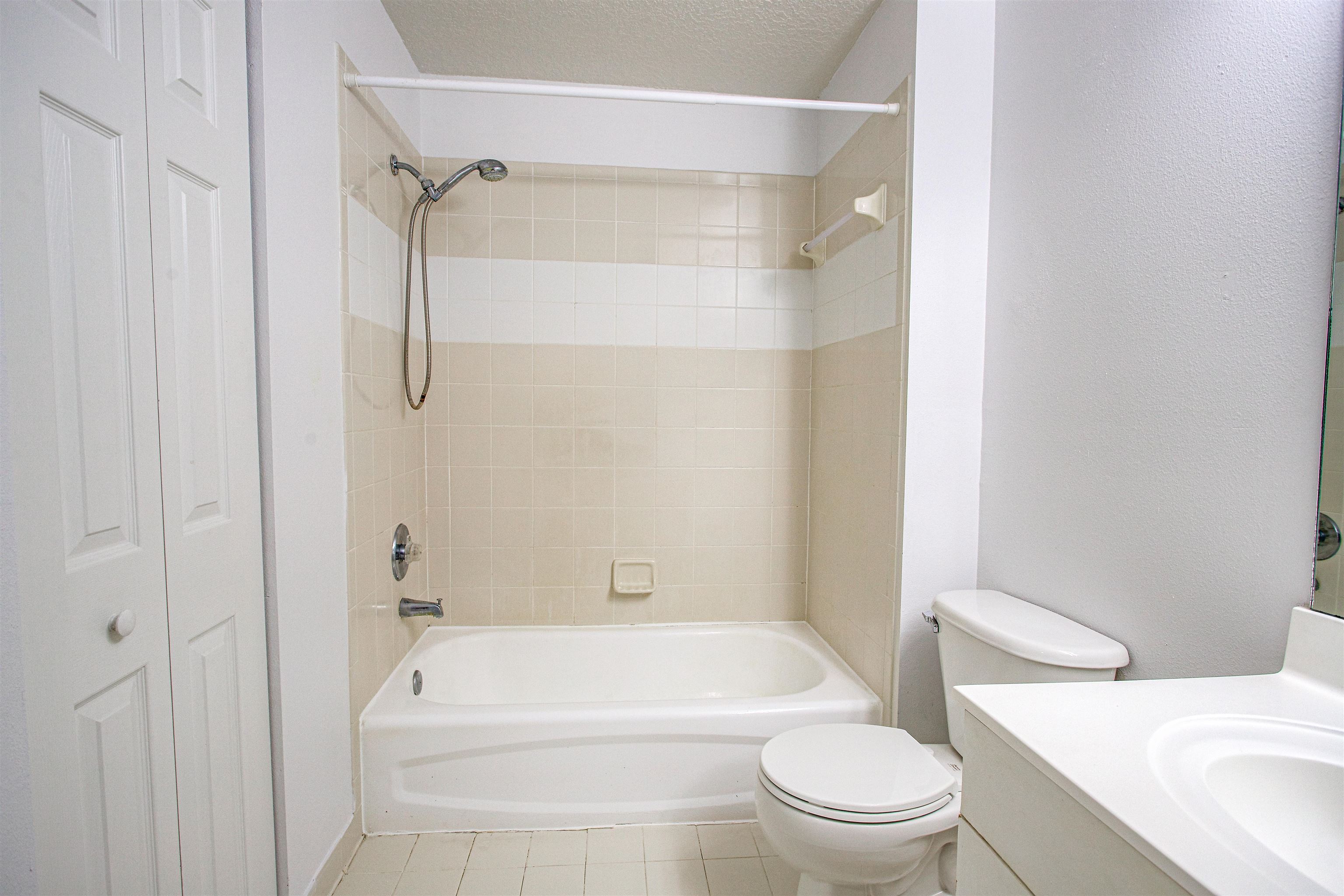 Image 21 of 44 For 15203 Harbour Vista Cir