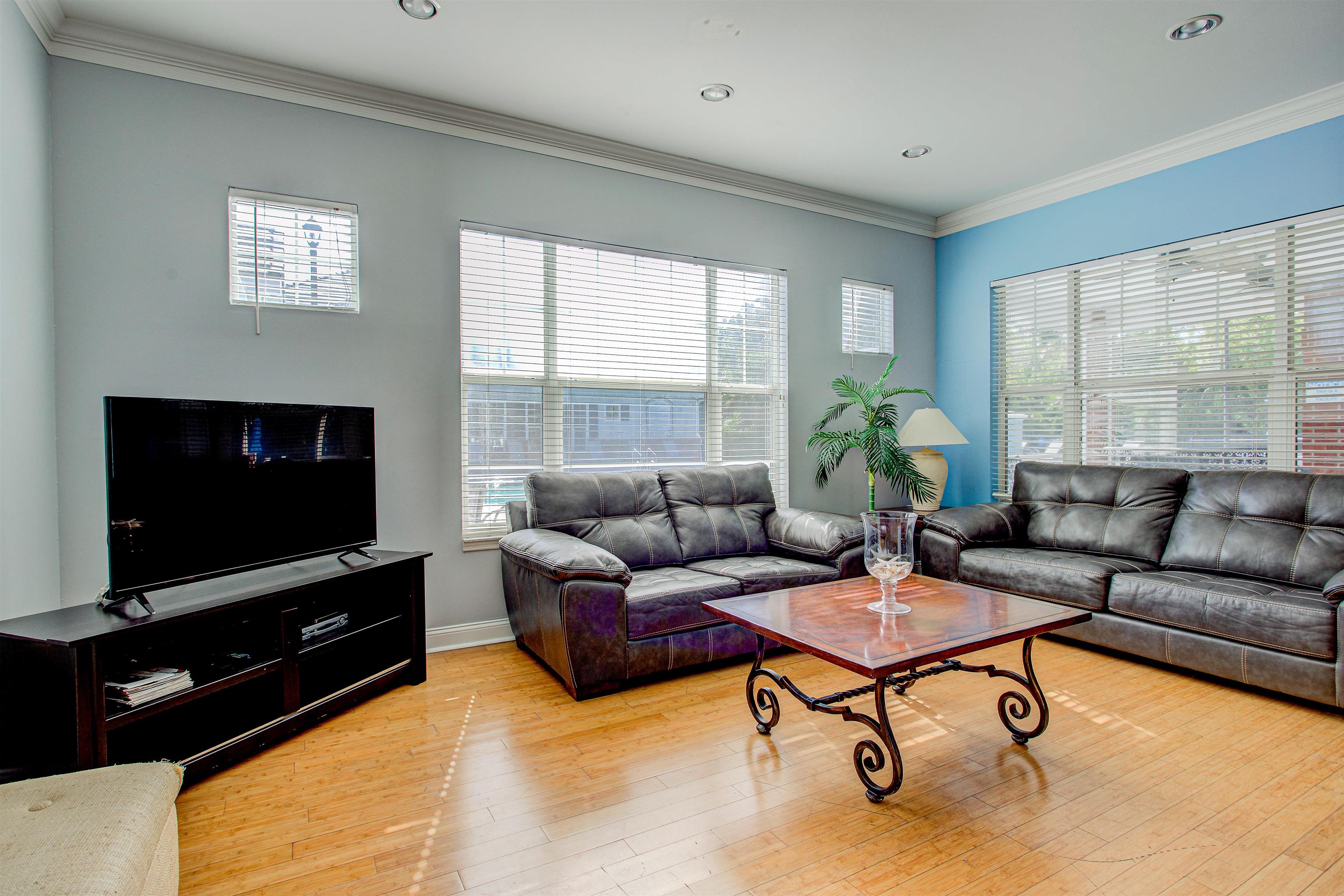 Image 33 of 44 For 15203 Harbour Vista Cir