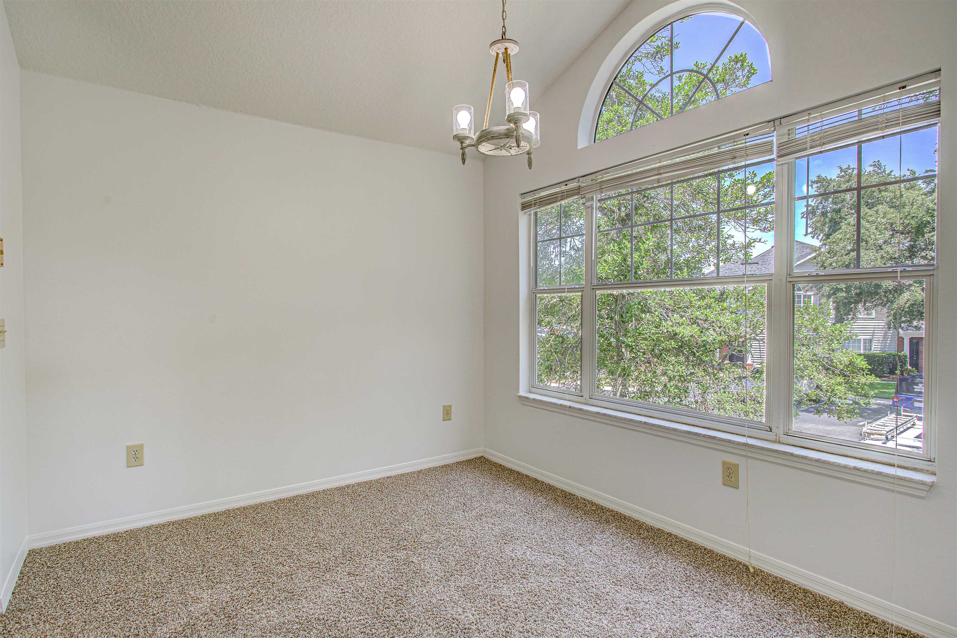Image 9 of 44 For 15203 Harbour Vista Cir