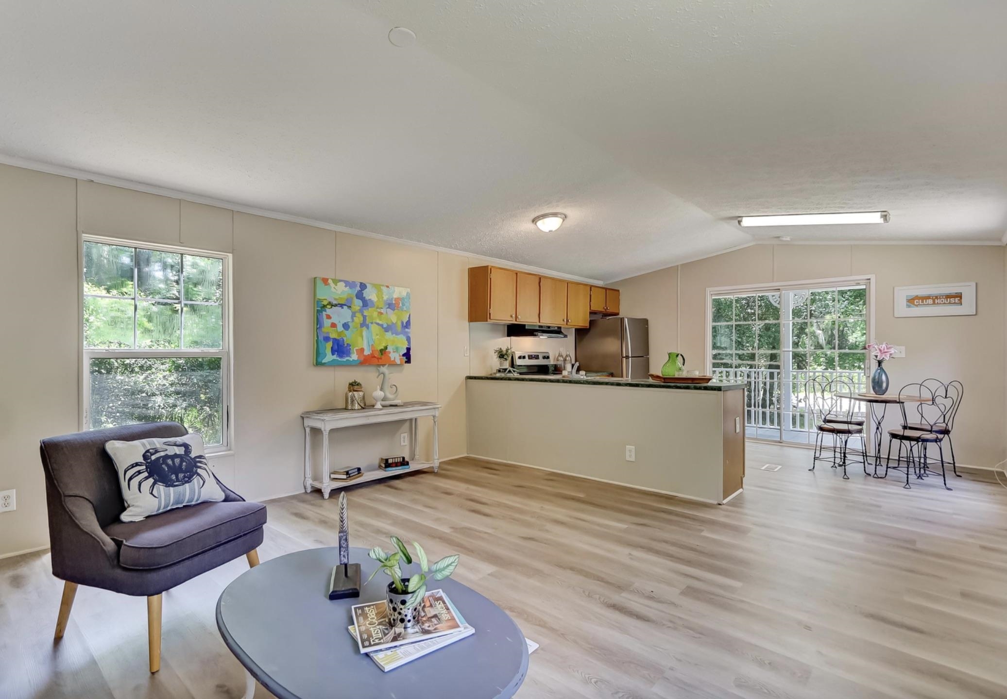 Image 10 of 21 For 1049 Chapin St