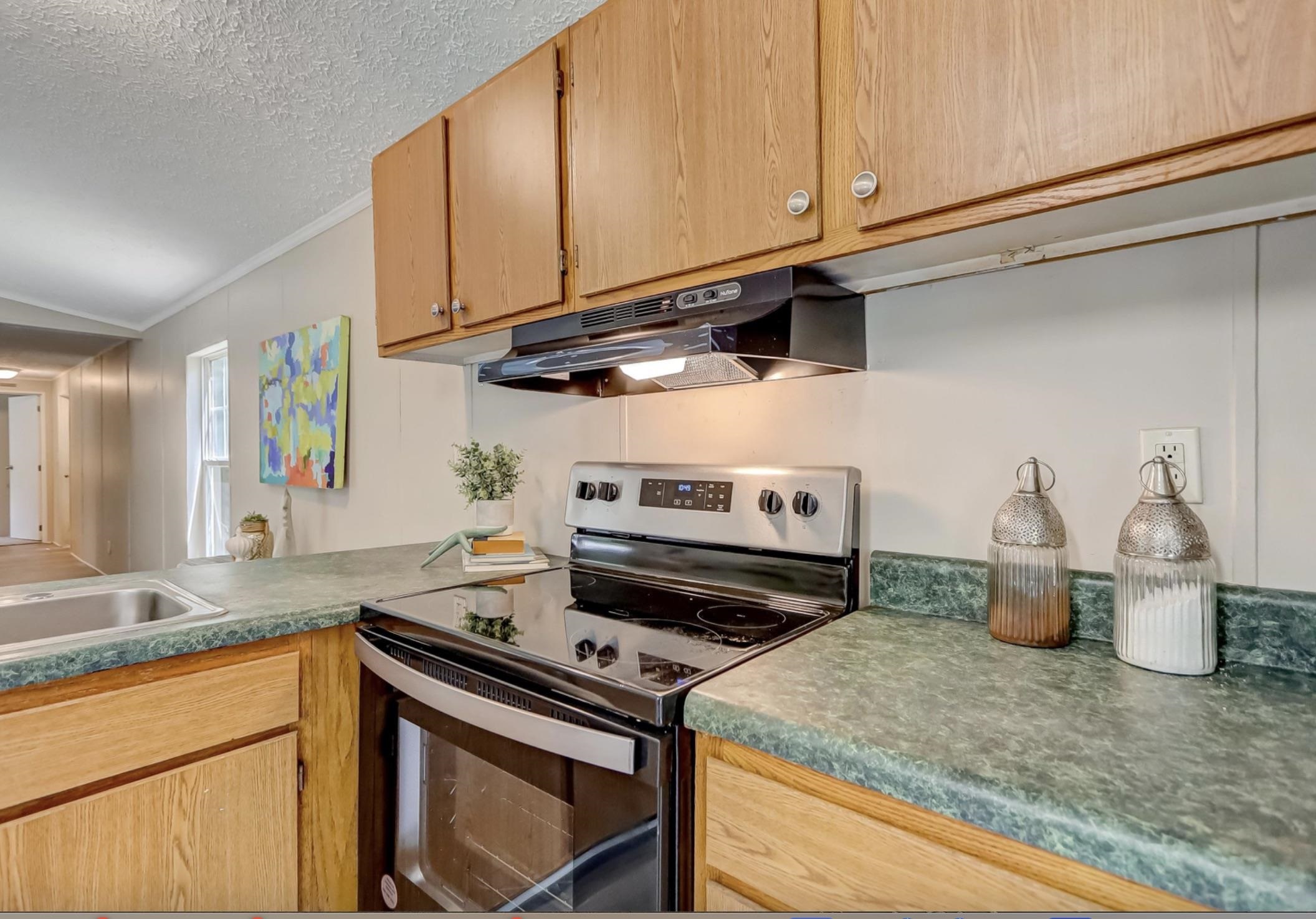 Image 13 of 21 For 1049 Chapin St