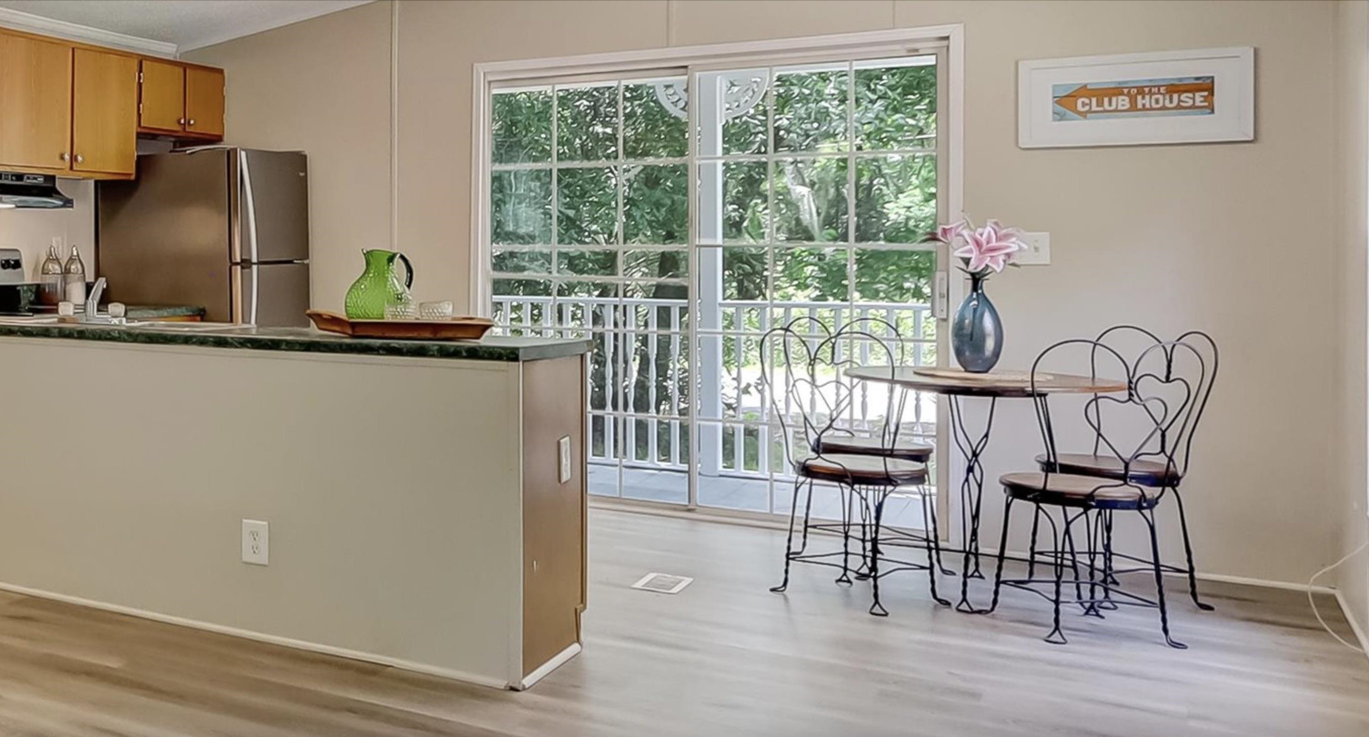 Image 16 of 21 For 1049 Chapin St