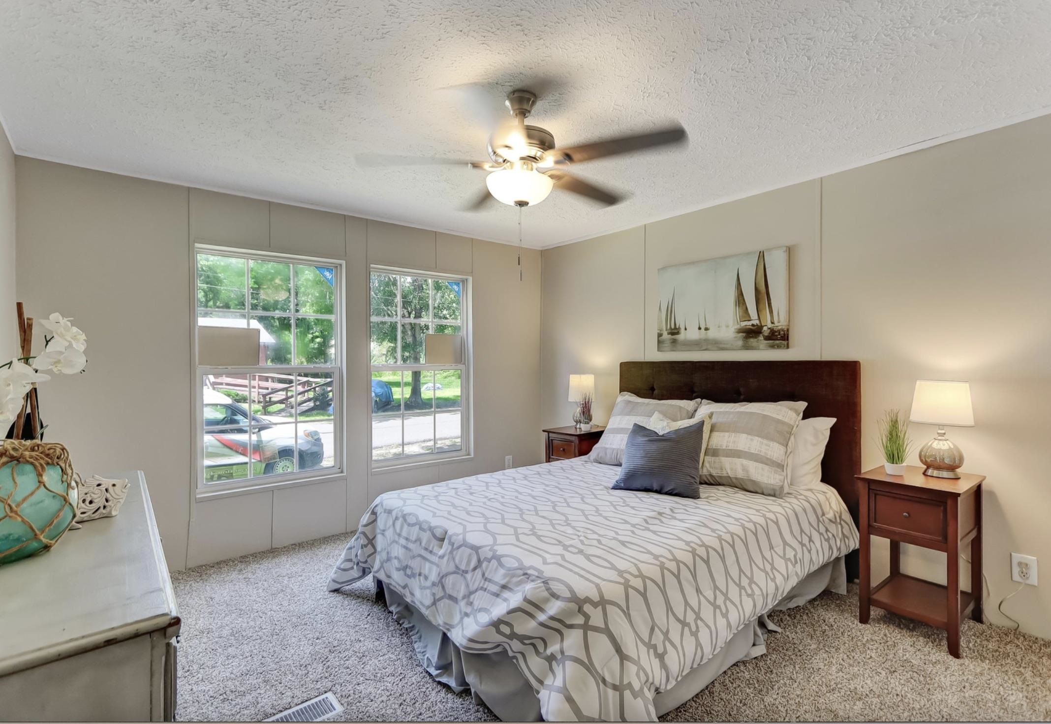 Image 18 of 21 For 1049 Chapin St