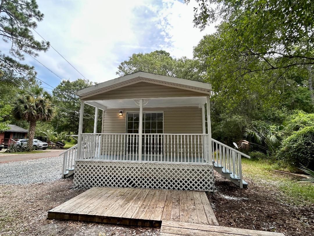 Image 4 of 21 For 1049 Chapin St