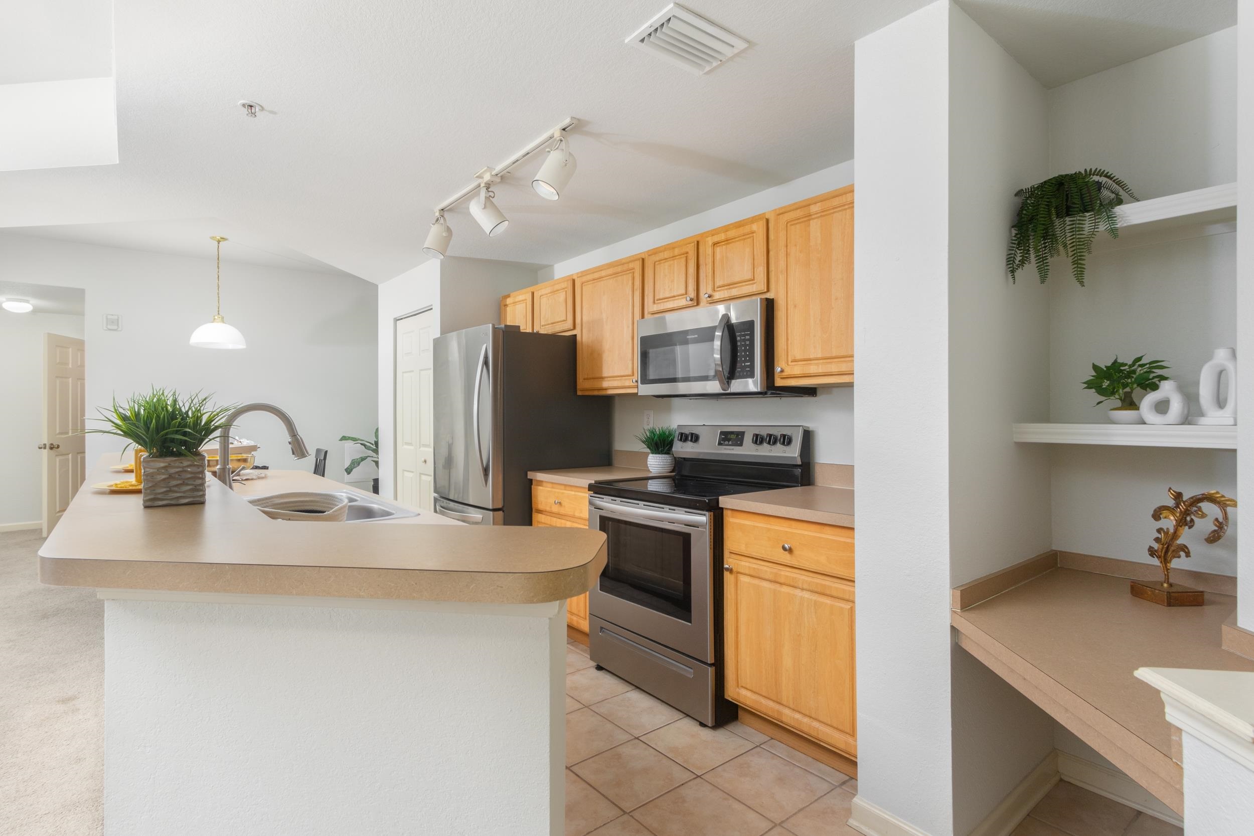 Image 10 of 35 For 415 Villa San Marco Dr S 205