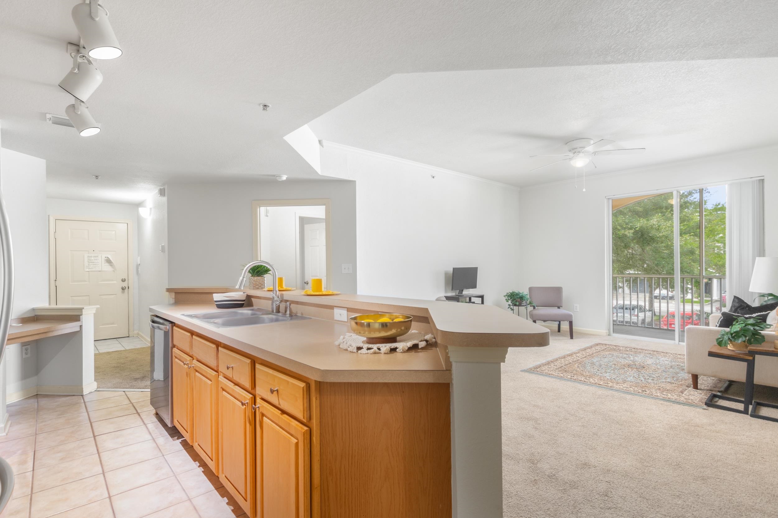 Image 11 of 35 For 415 Villa San Marco Dr S 205