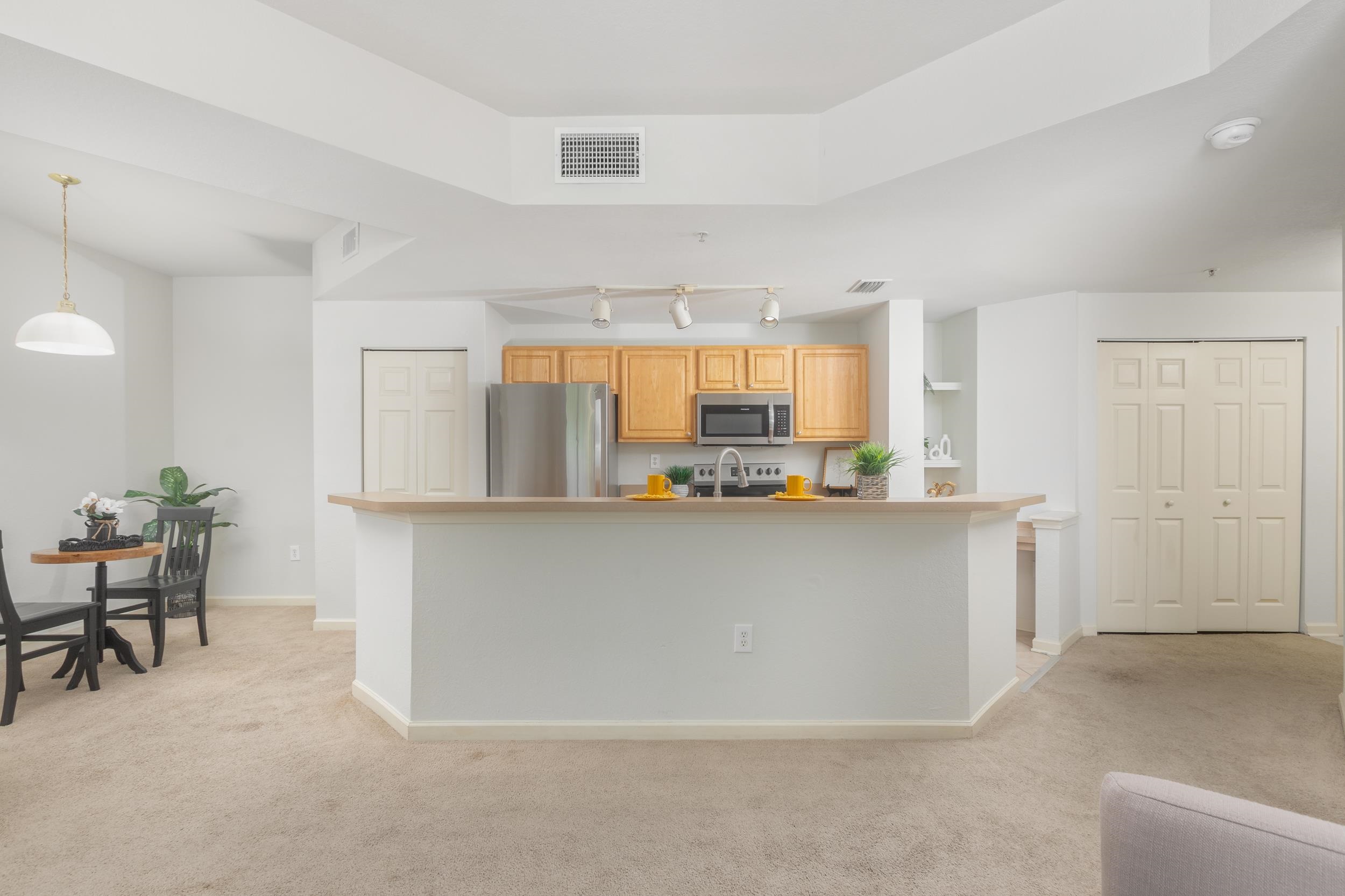 Image 6 of 35 For 415 Villa San Marco Dr S 205