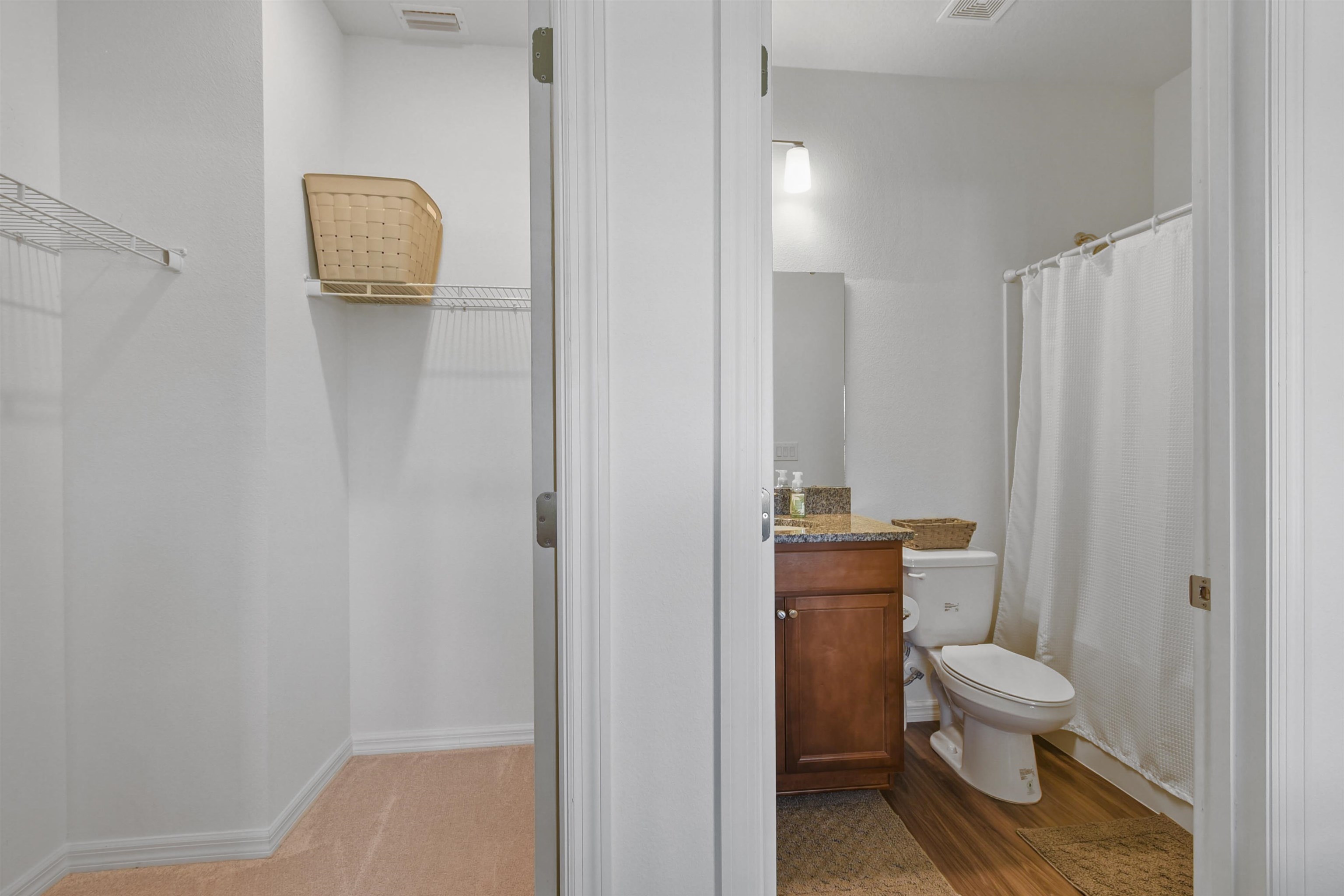 Image 12 of 47 For 18 Oakleaf Way