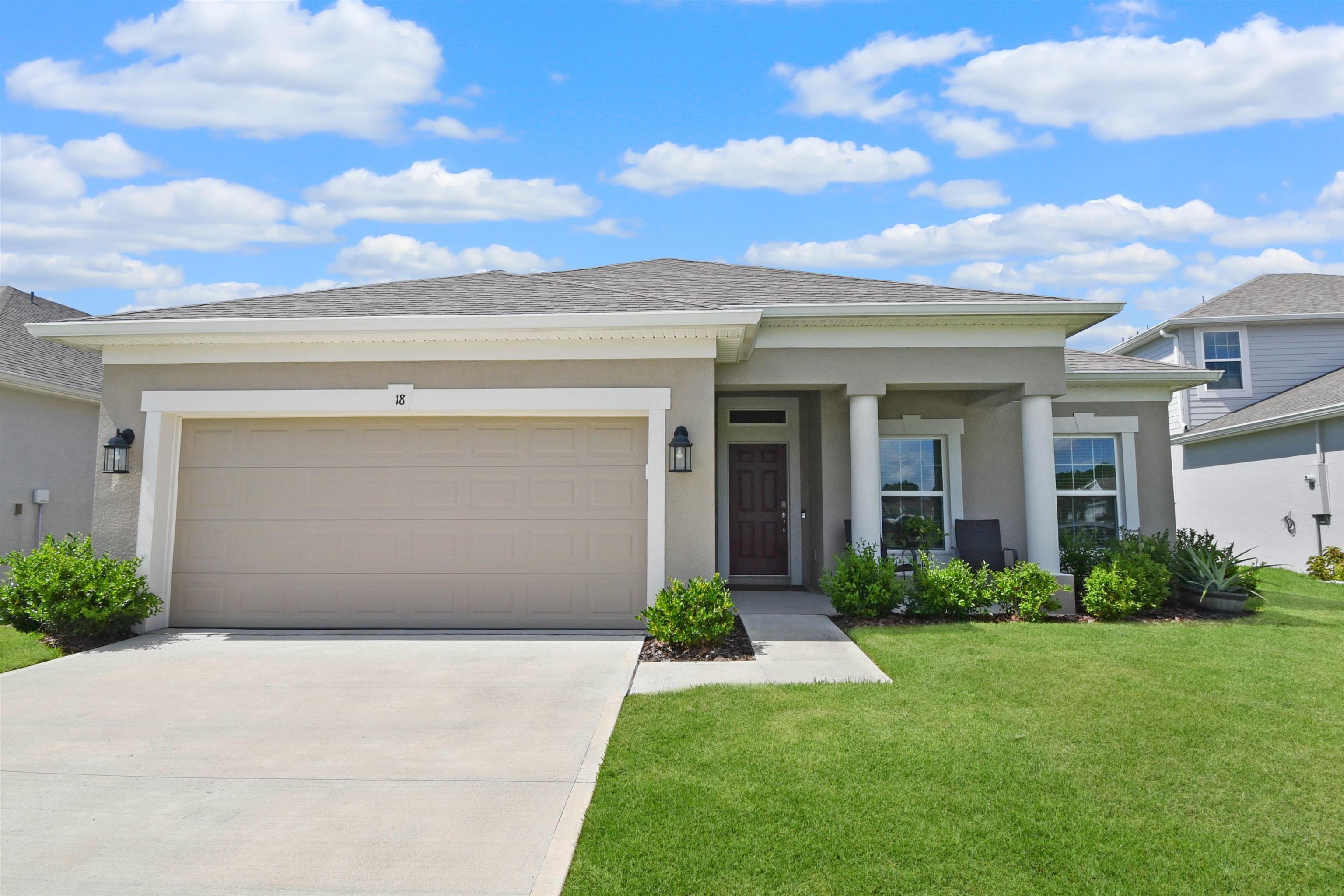Image 2 of 47 For 18 Oakleaf Way