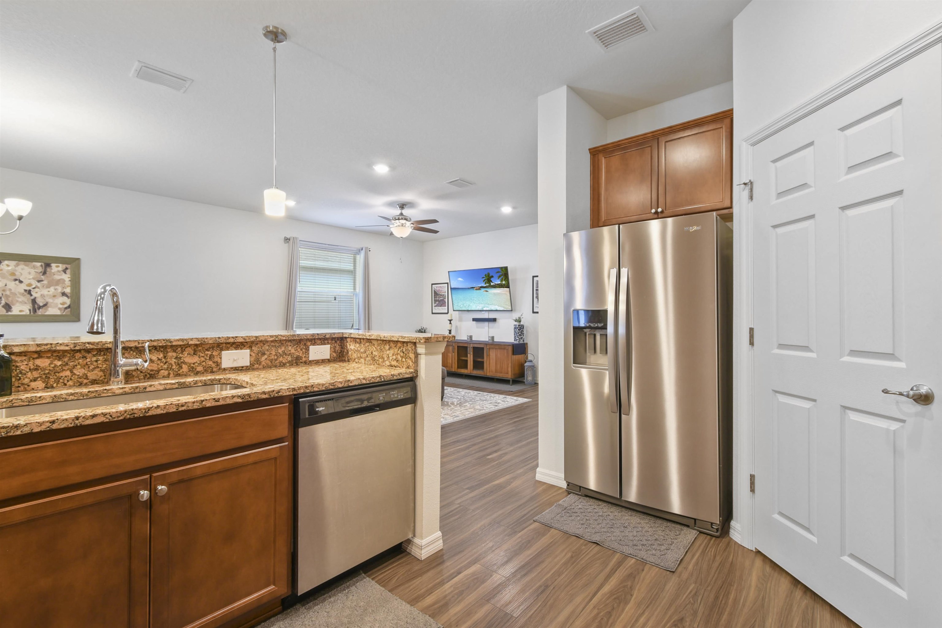 Image 30 of 47 For 18 Oakleaf Way