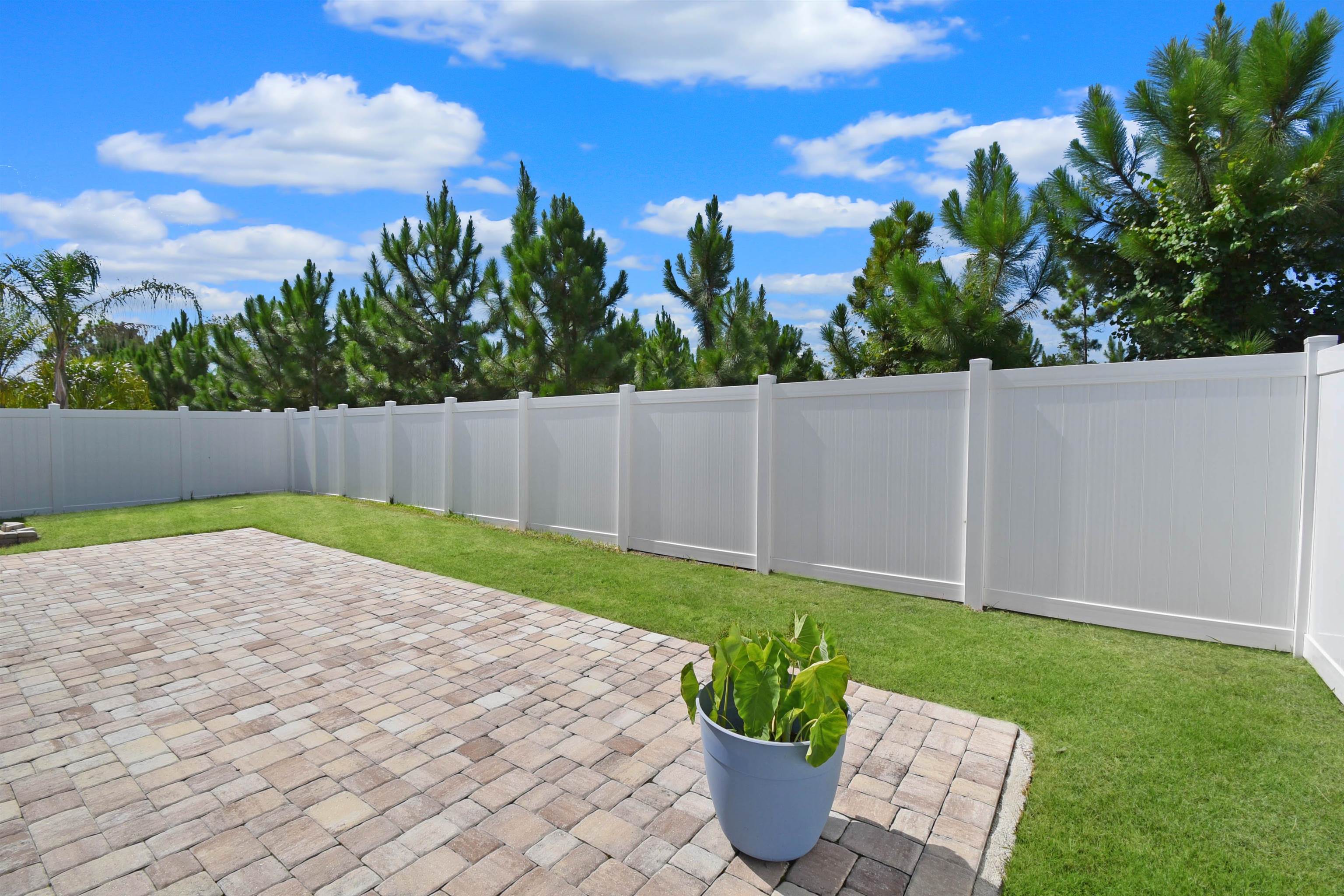 Image 38 of 47 For 18 Oakleaf Way
