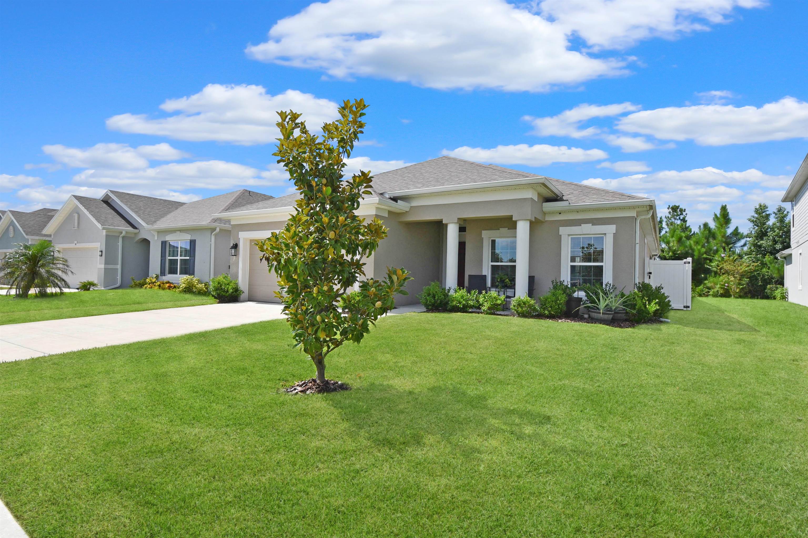 Image 4 of 47 For 18 Oakleaf Way