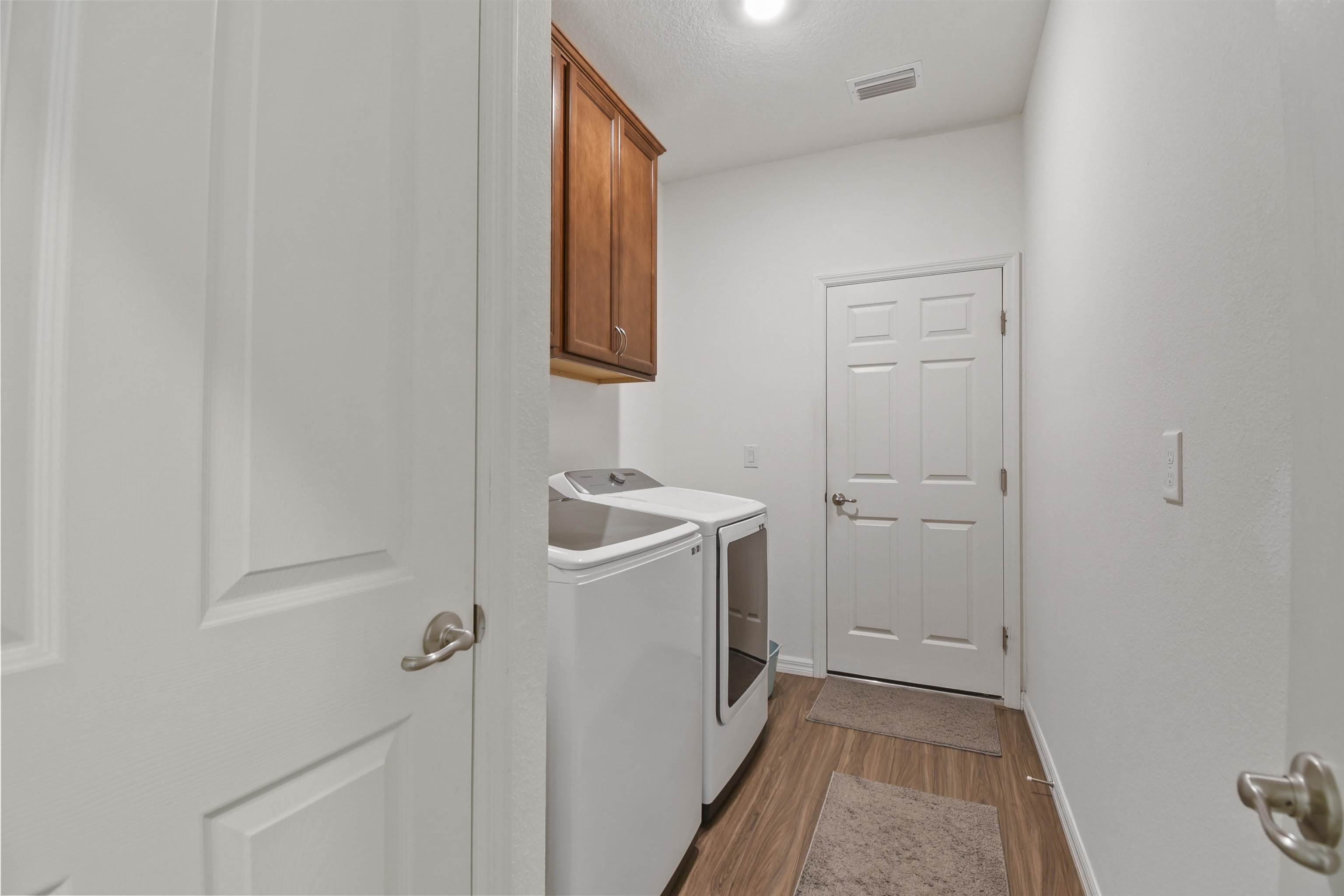 Image 41 of 47 For 18 Oakleaf Way