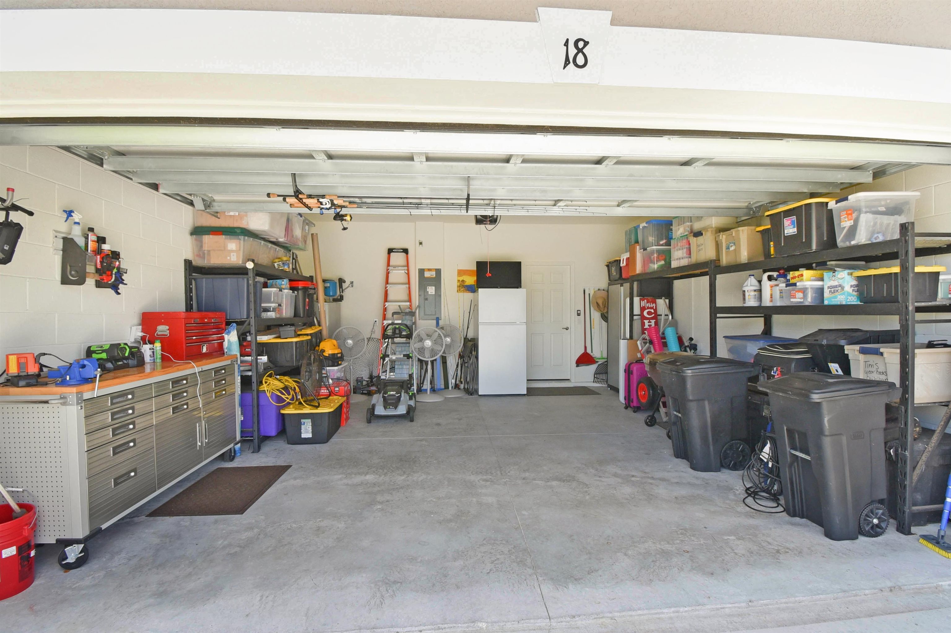Image 42 of 47 For 18 Oakleaf Way