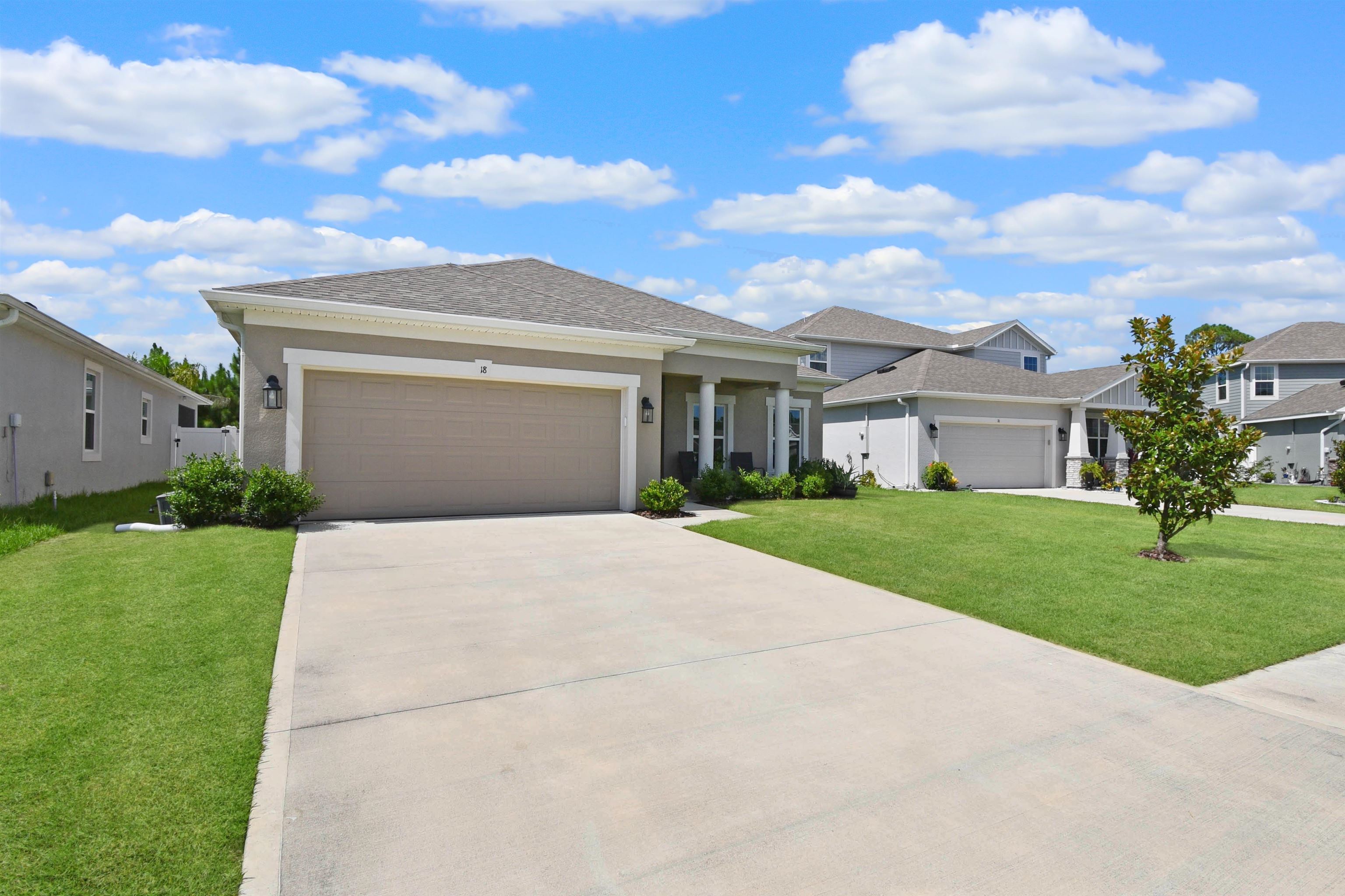 Image 5 of 47 For 18 Oakleaf Way