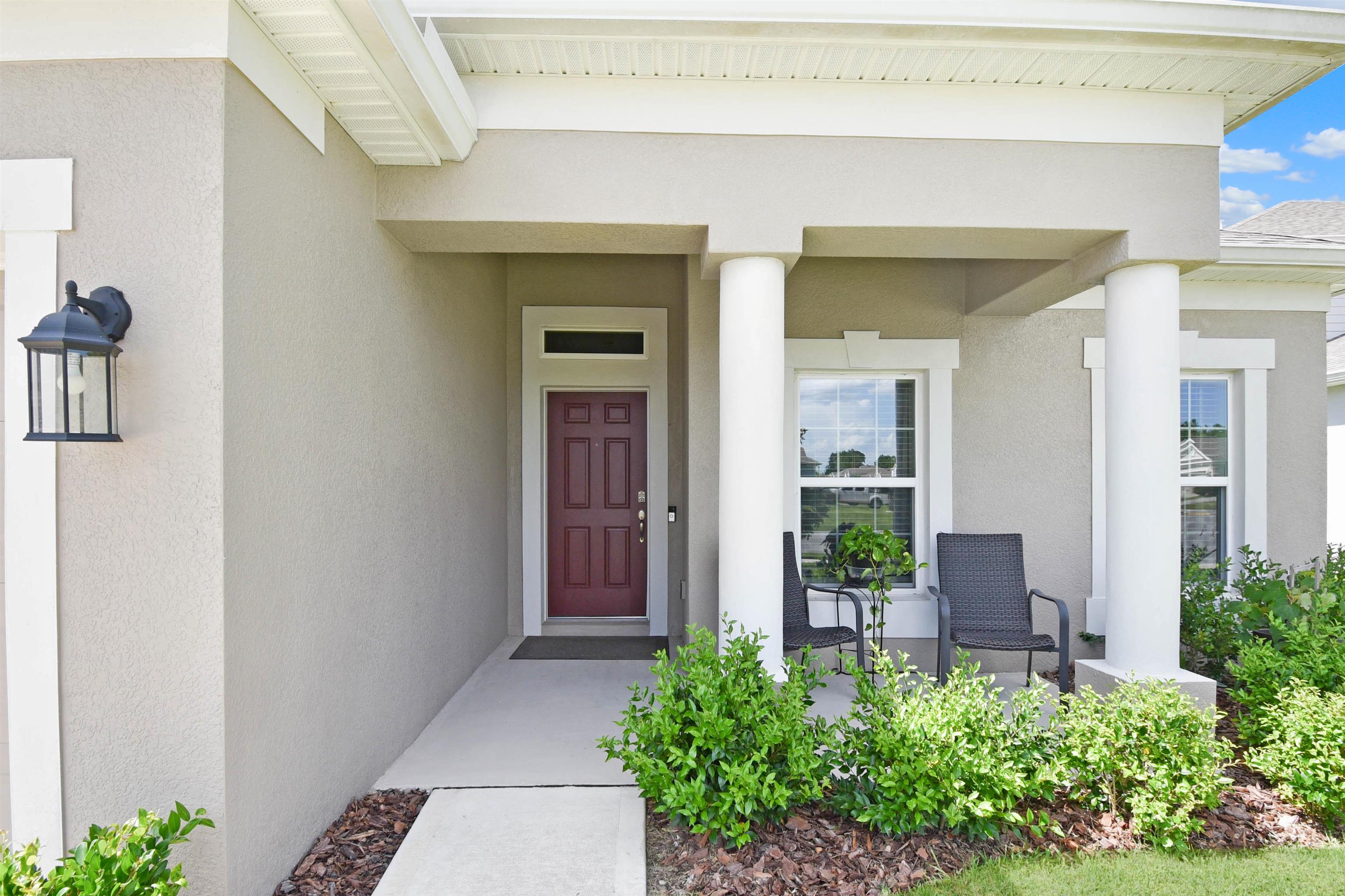 Image 6 of 47 For 18 Oakleaf Way