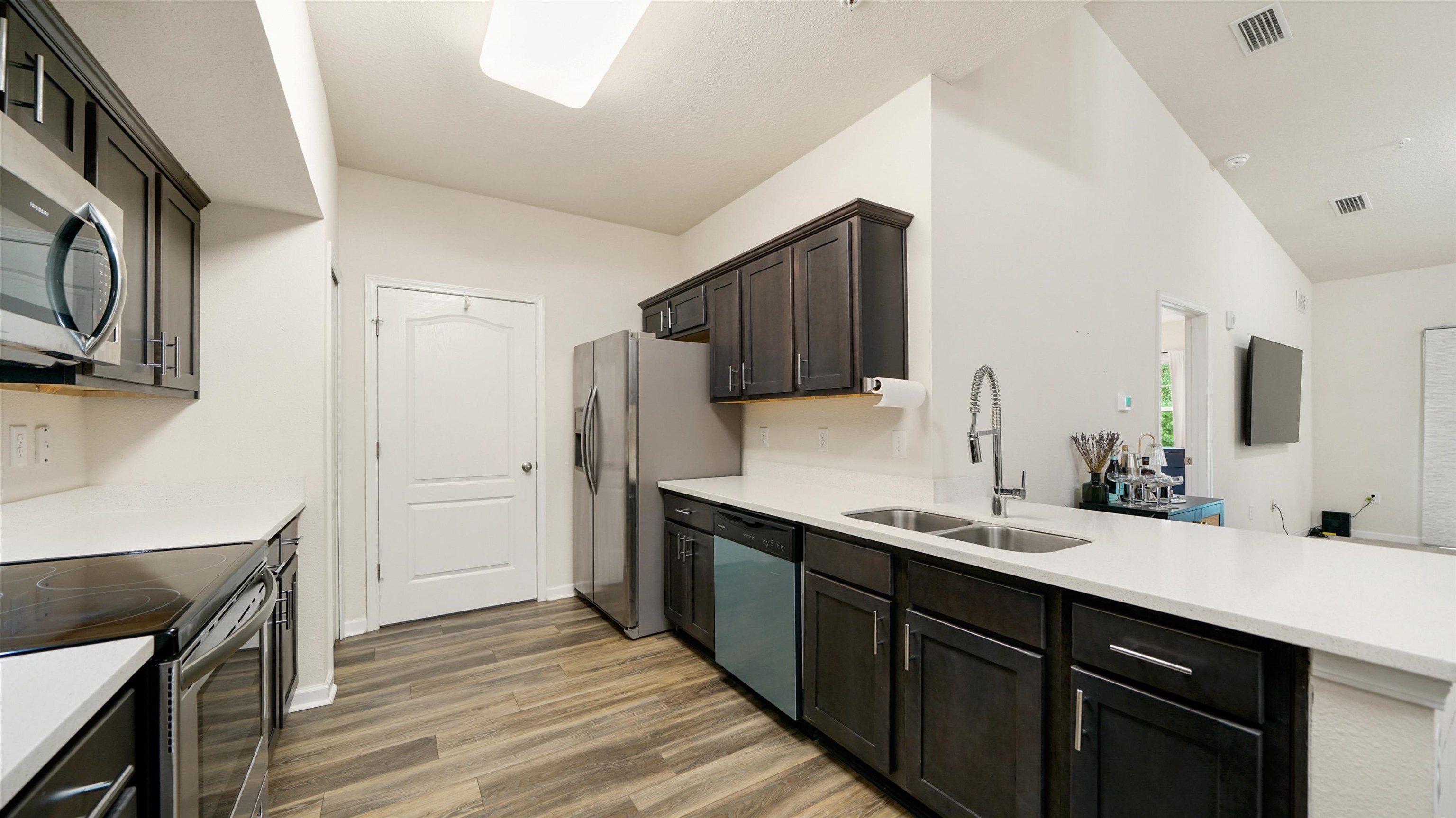 Image 11 of 29 For 4950 Key Lime Dr  306