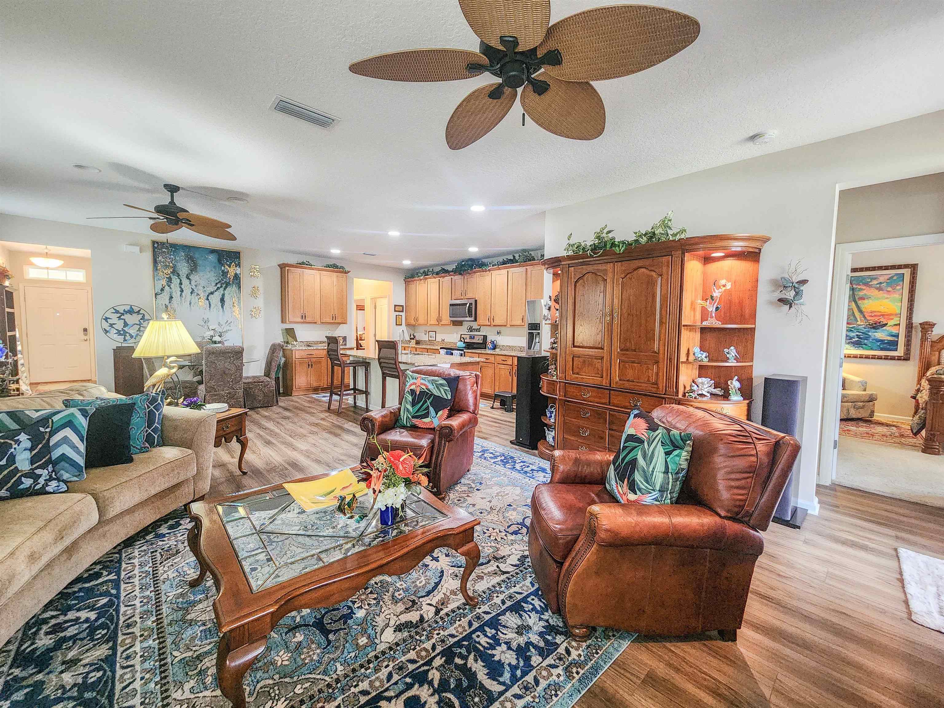 Image 11 of 43 For 835 Watson Rd E