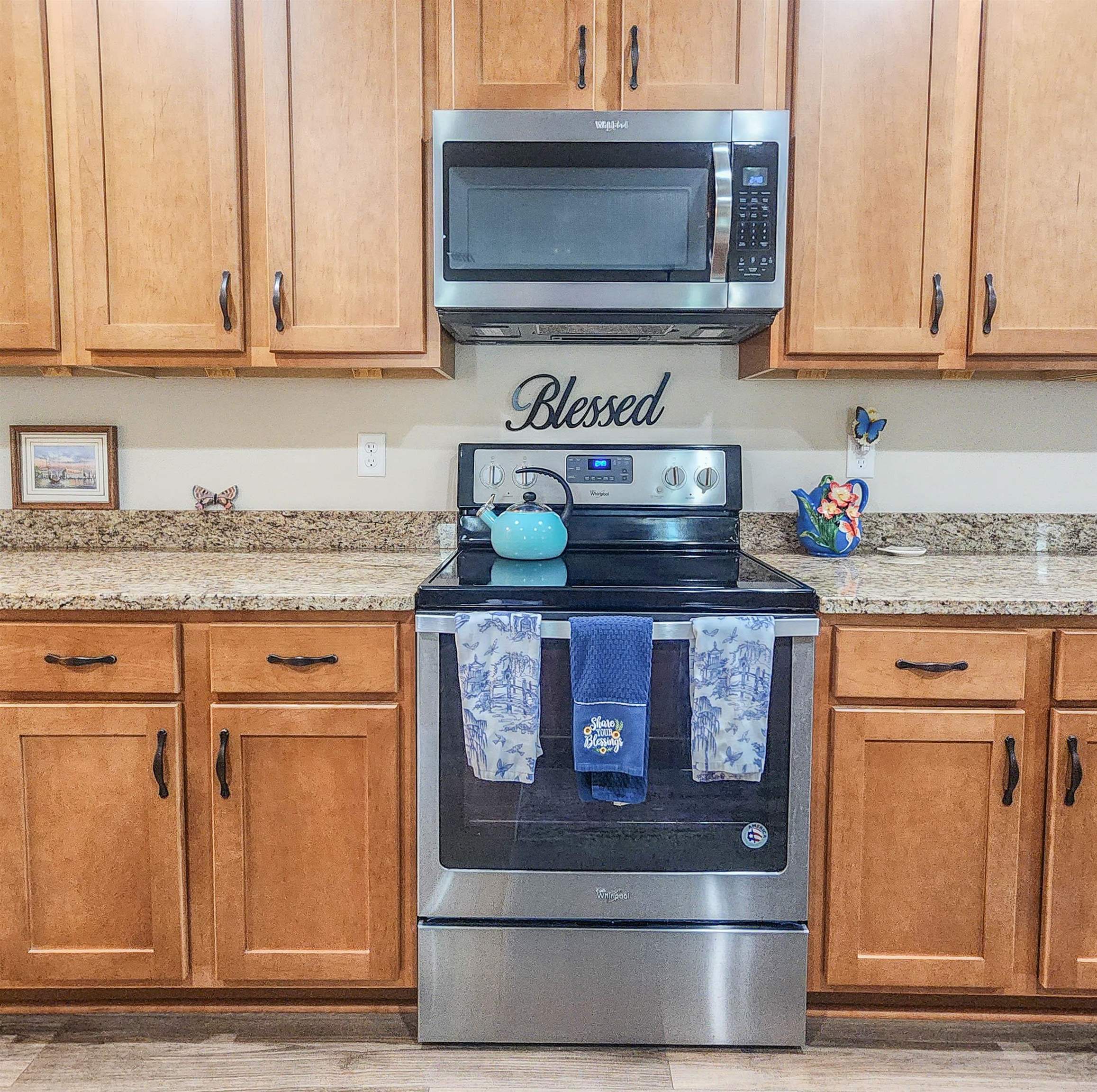 Image 3 of 43 For 835 Watson Rd E